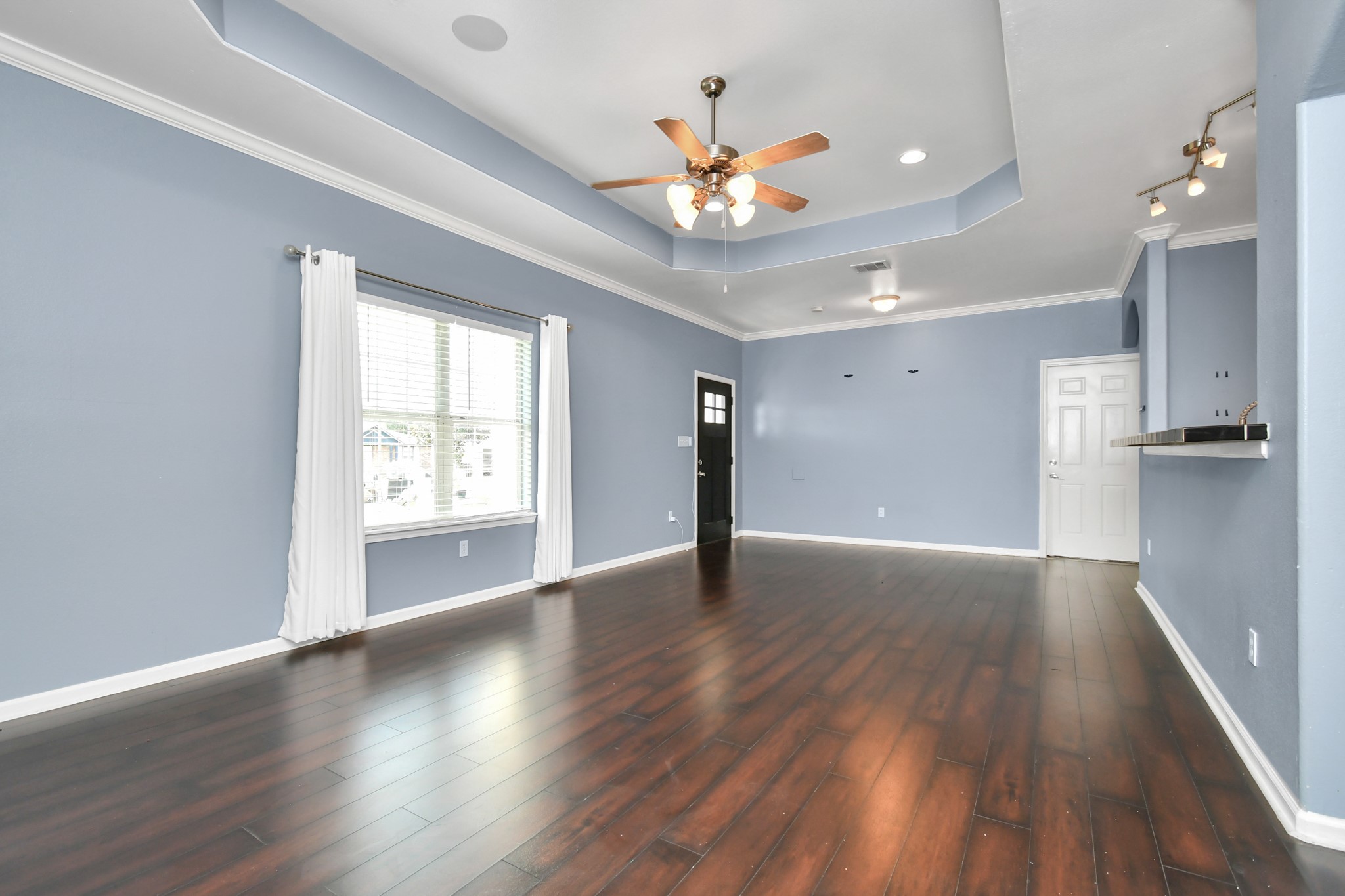 9006 Ledge Street Property Photo 5