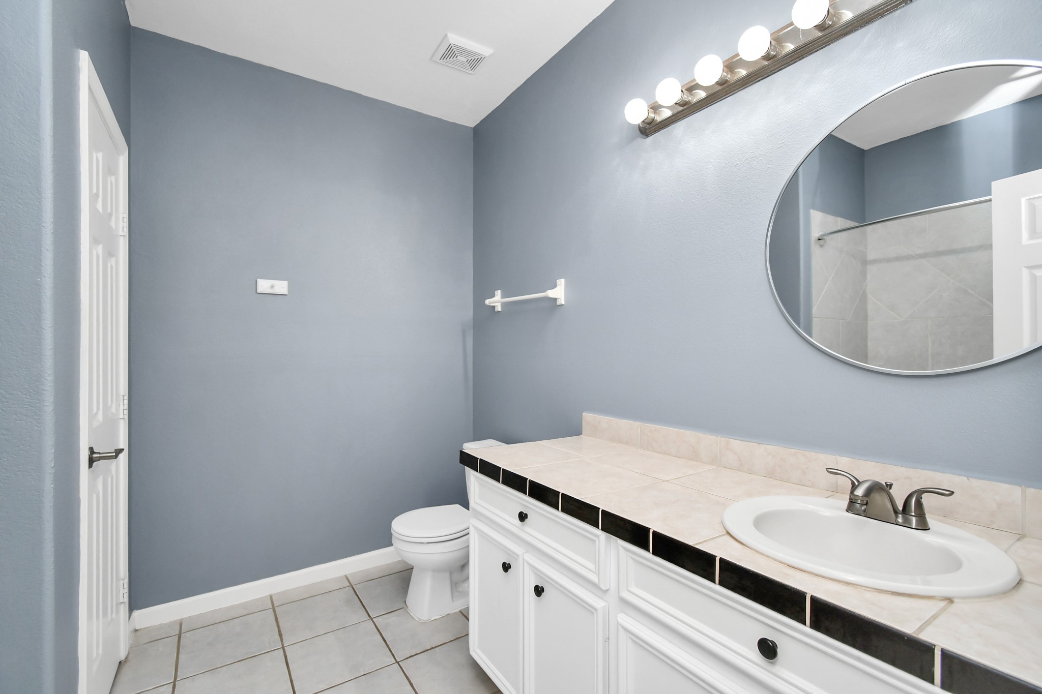 9006 Ledge Street Property Photo 11