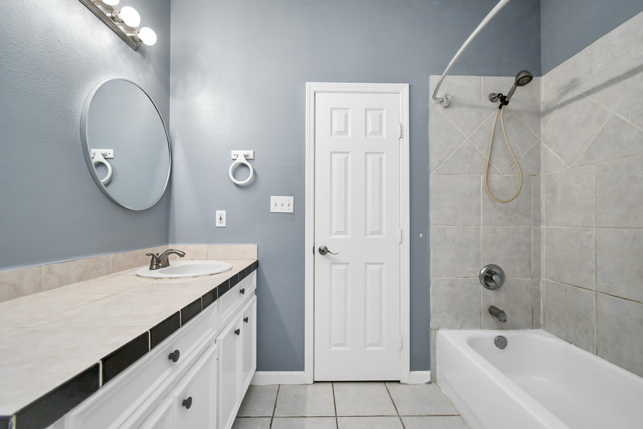 9006 Ledge Street Property Photo 12