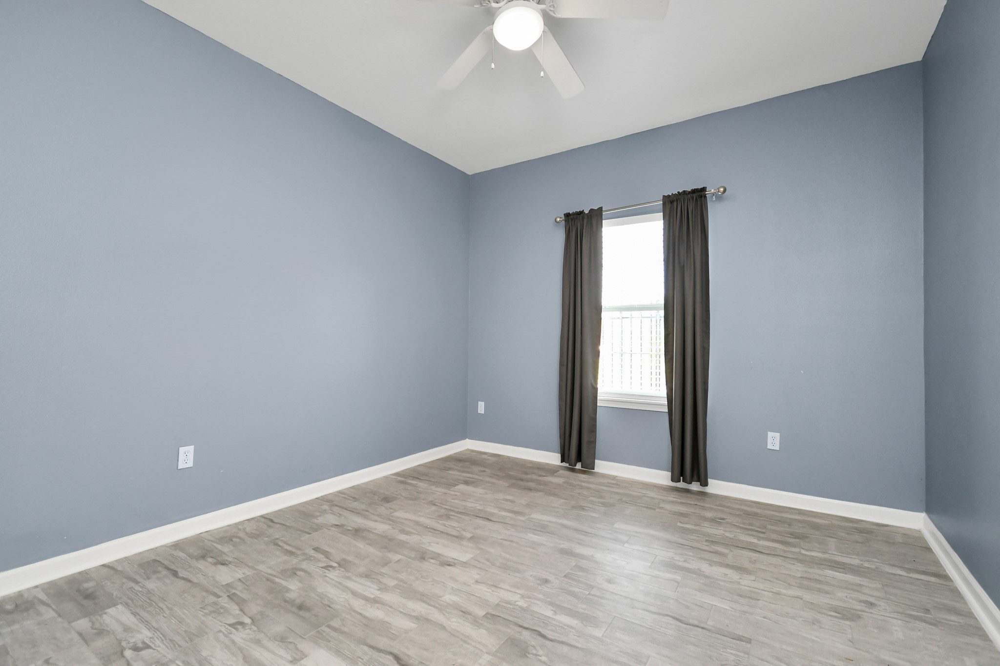 9006 Ledge Street Property Photo 14