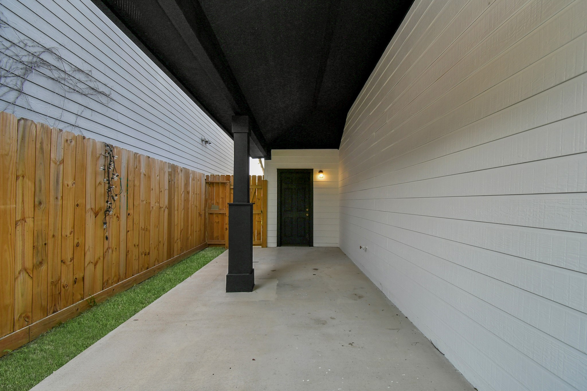9006 Ledge Street Property Photo 21