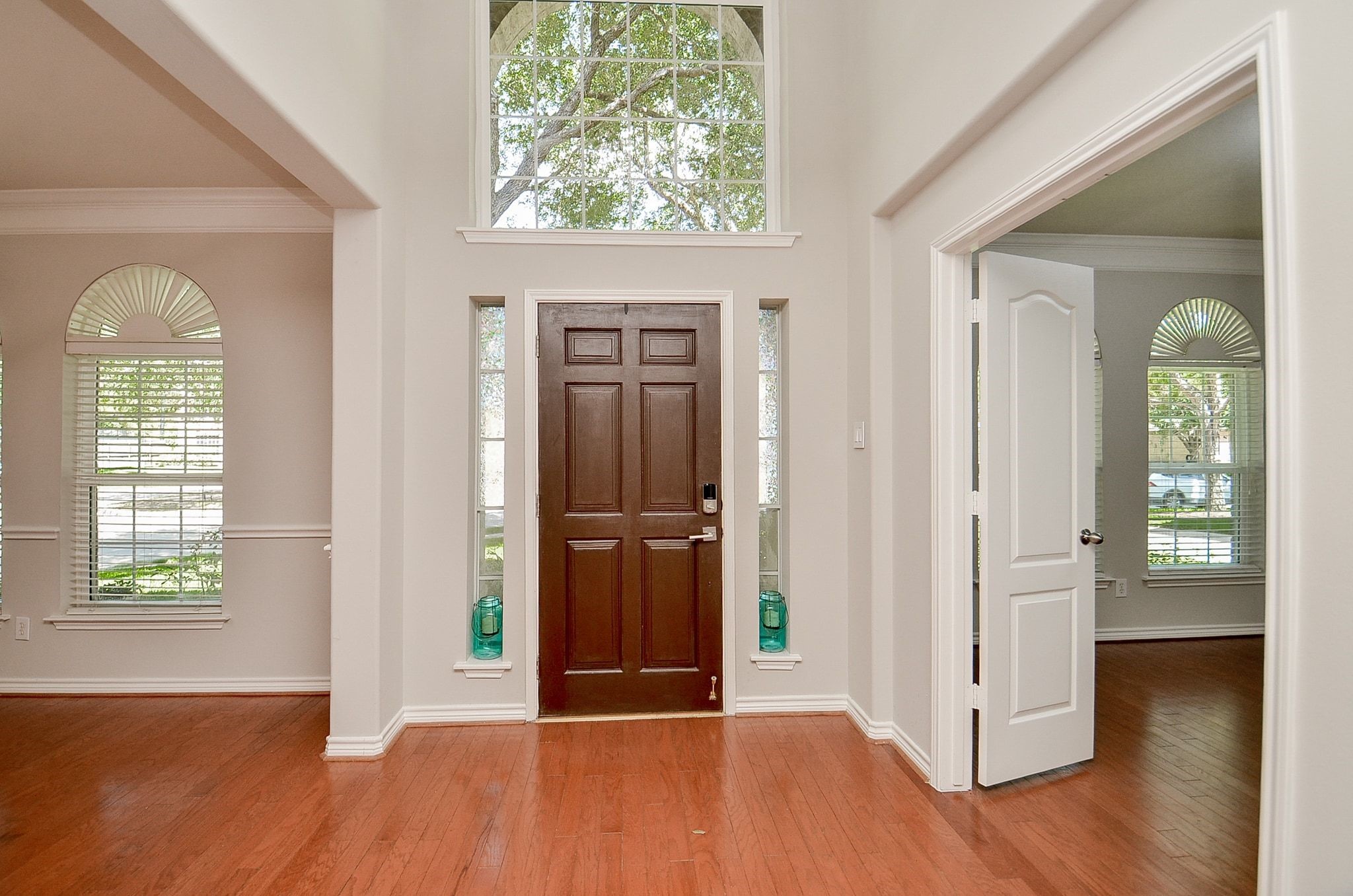 406 Sterling Heights Lane Property Photo 12