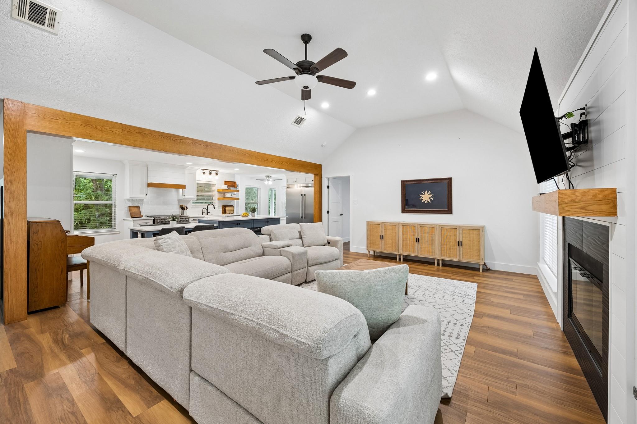 40602 Desota Road Property Photo 6