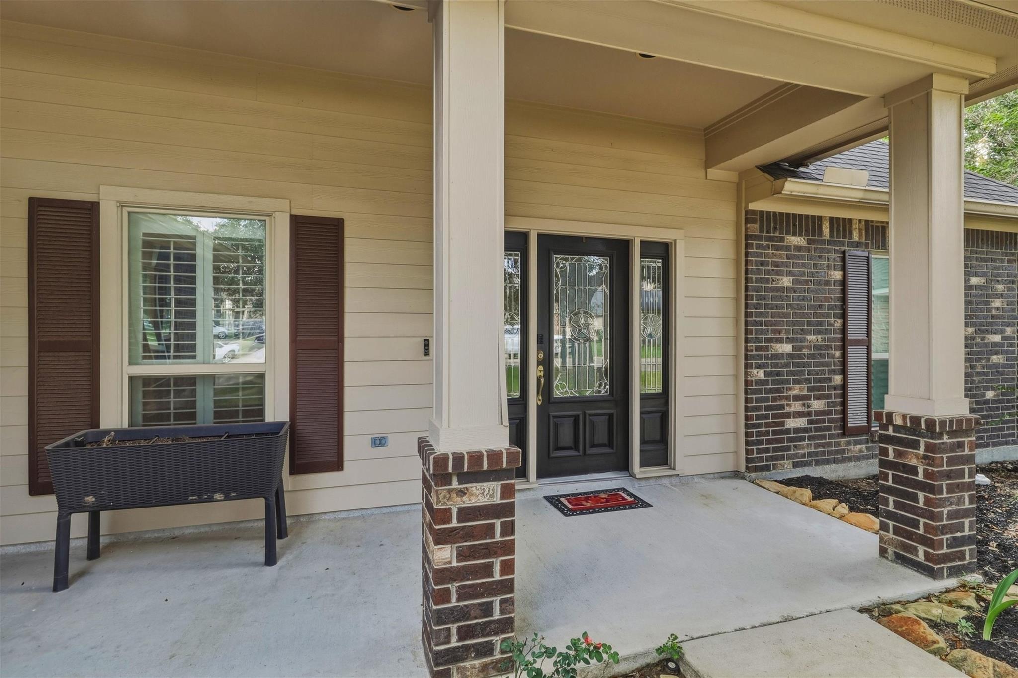 227 Village Dr Property Photo 3