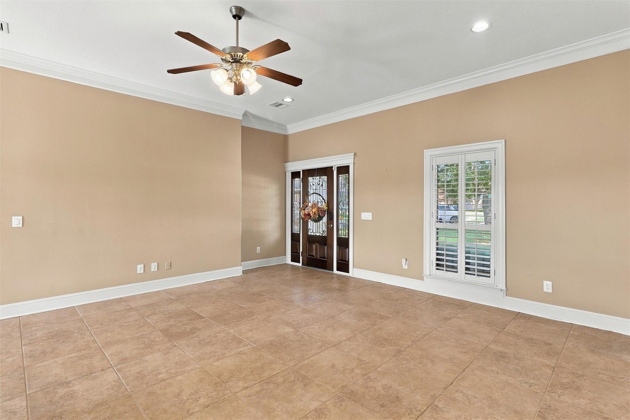 227 Village Dr Property Photo 6