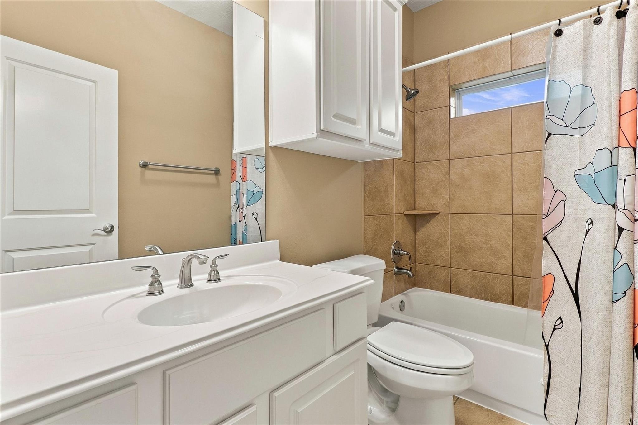 227 Village Dr Property Photo 36