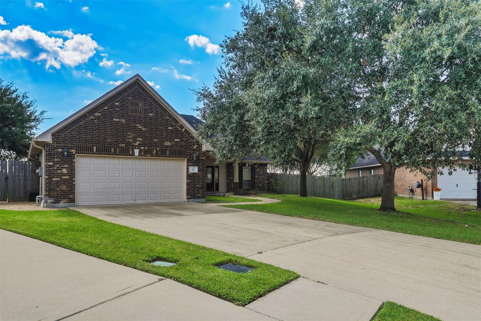 227 Village Dr Property Photo 46