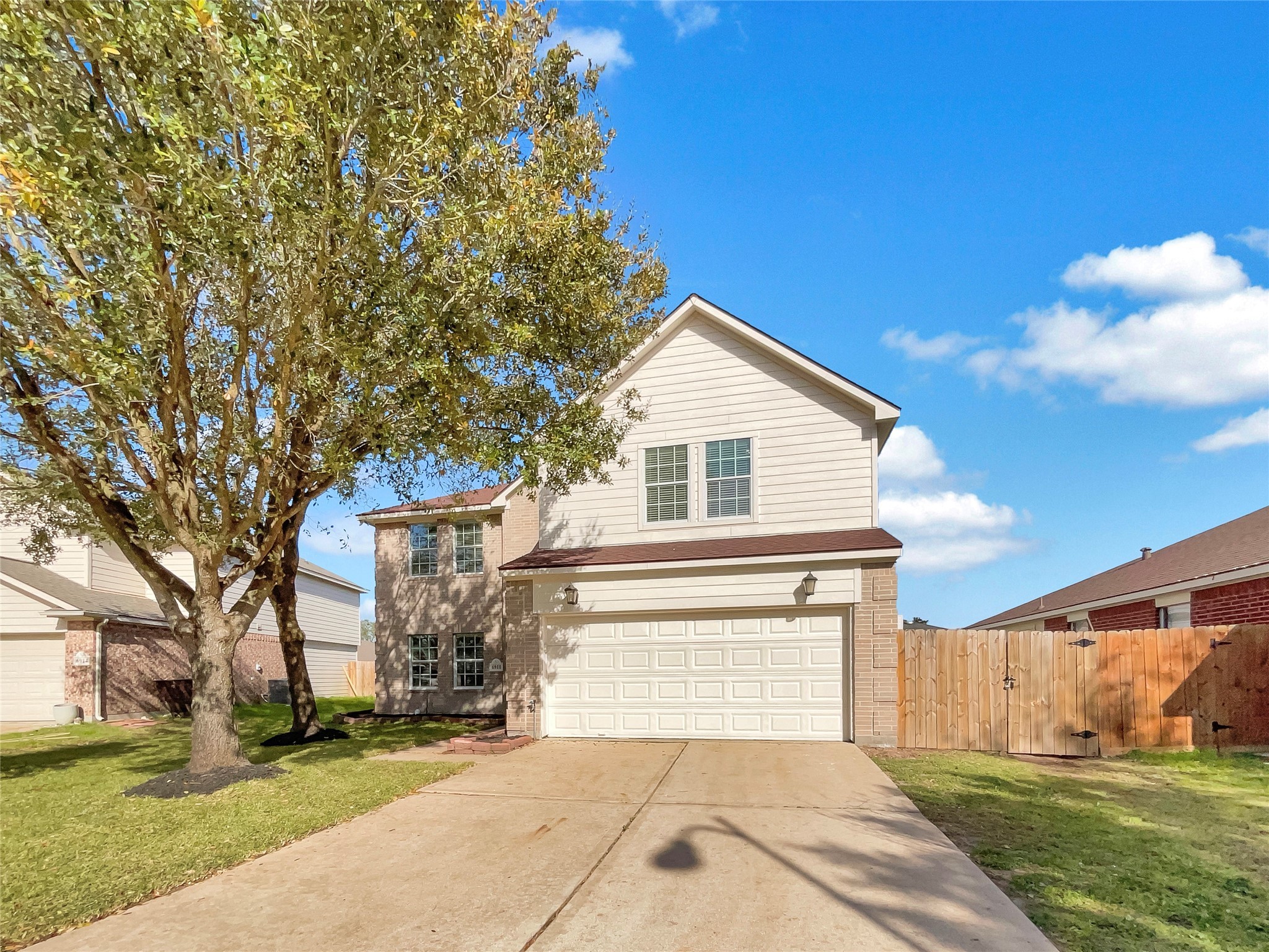 6910 Enchanted Crest Court Property Photo