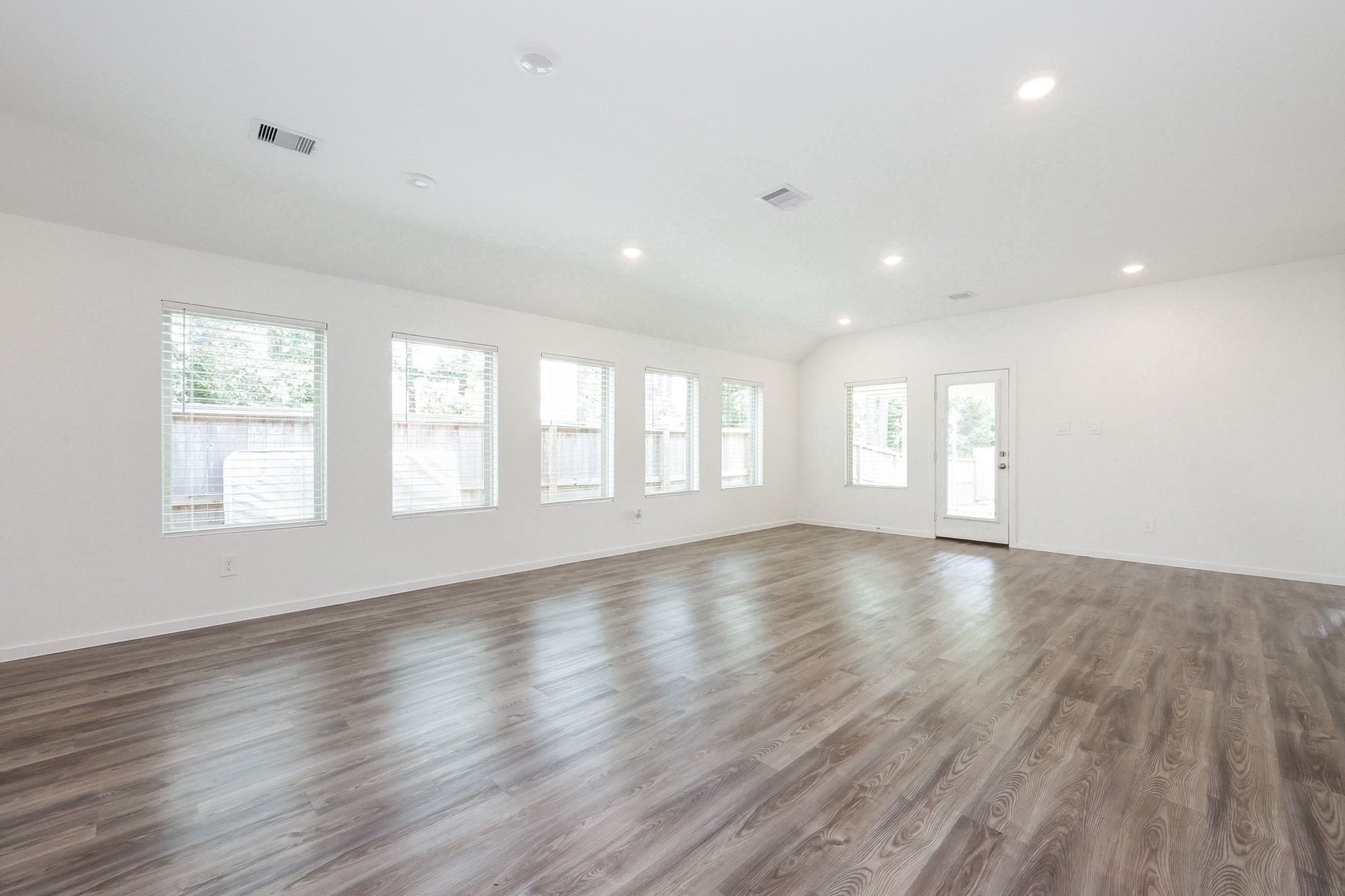 3450 Rolling View Drive Property Photo 12