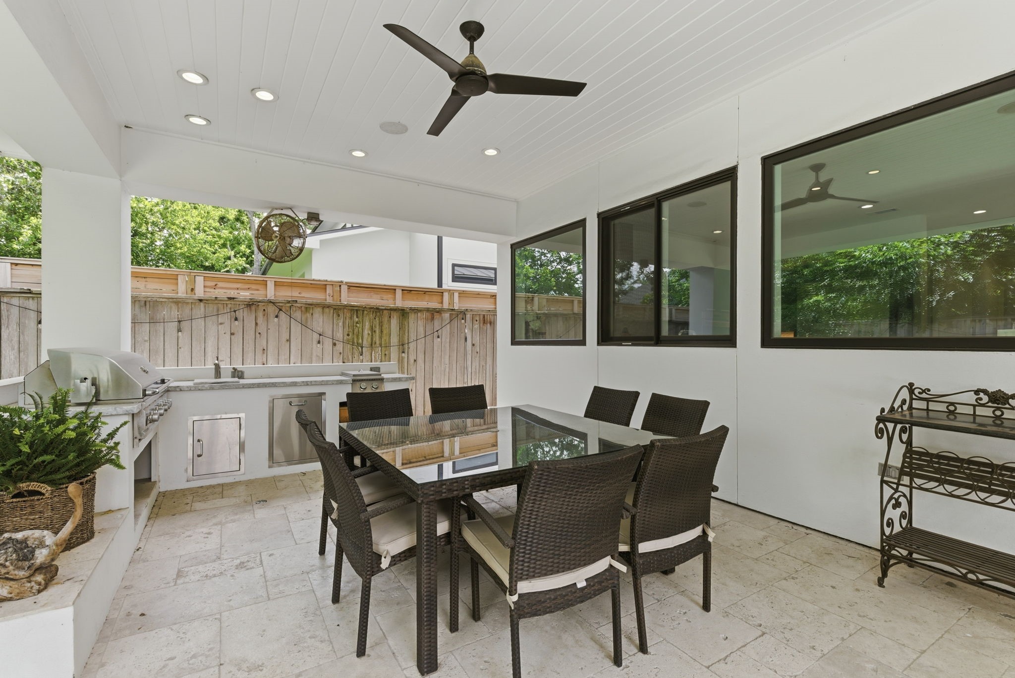6610 Sivley Street Property Photo 7
