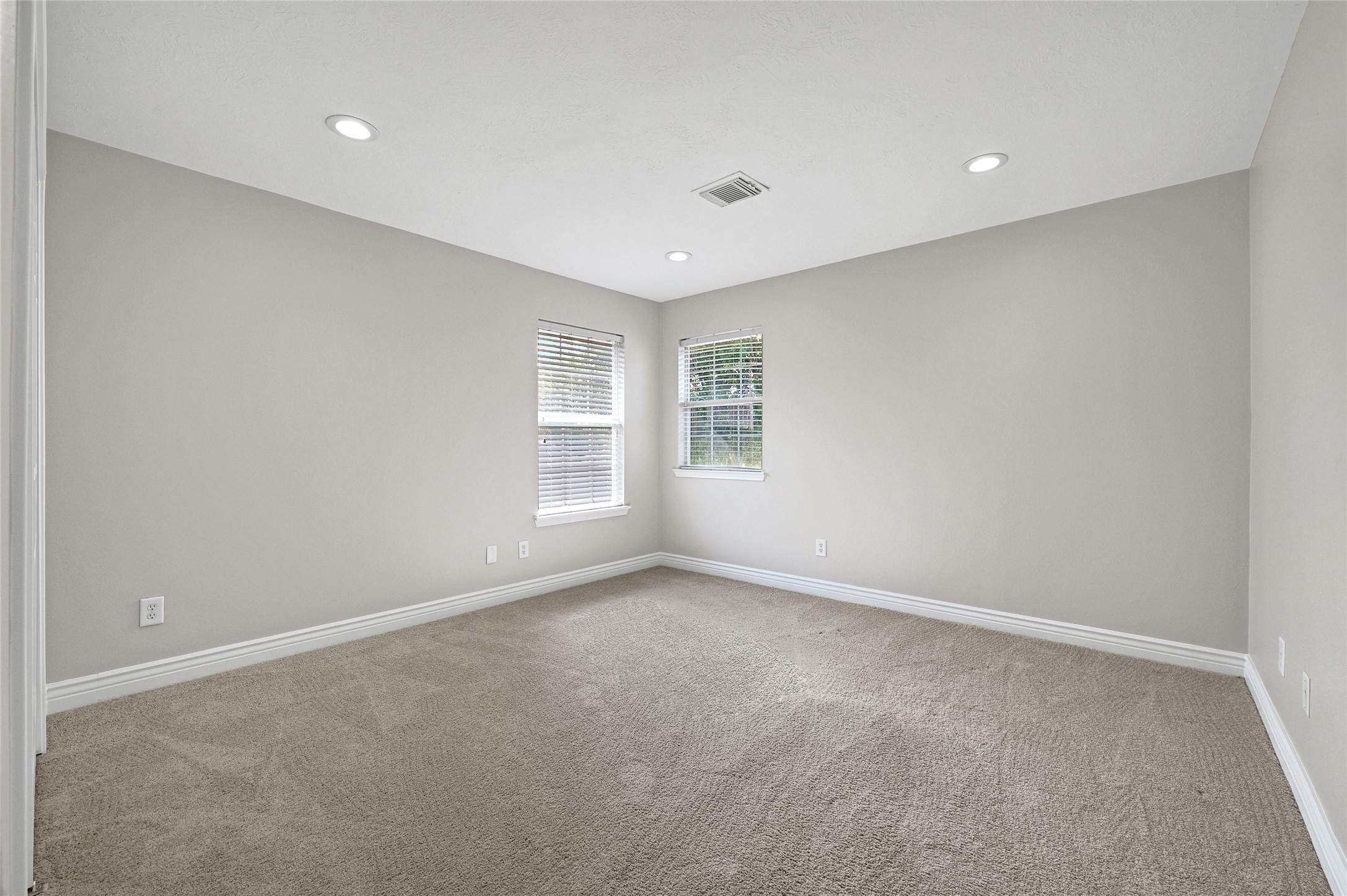 5914 Shadow Creek Court Property Photo 12