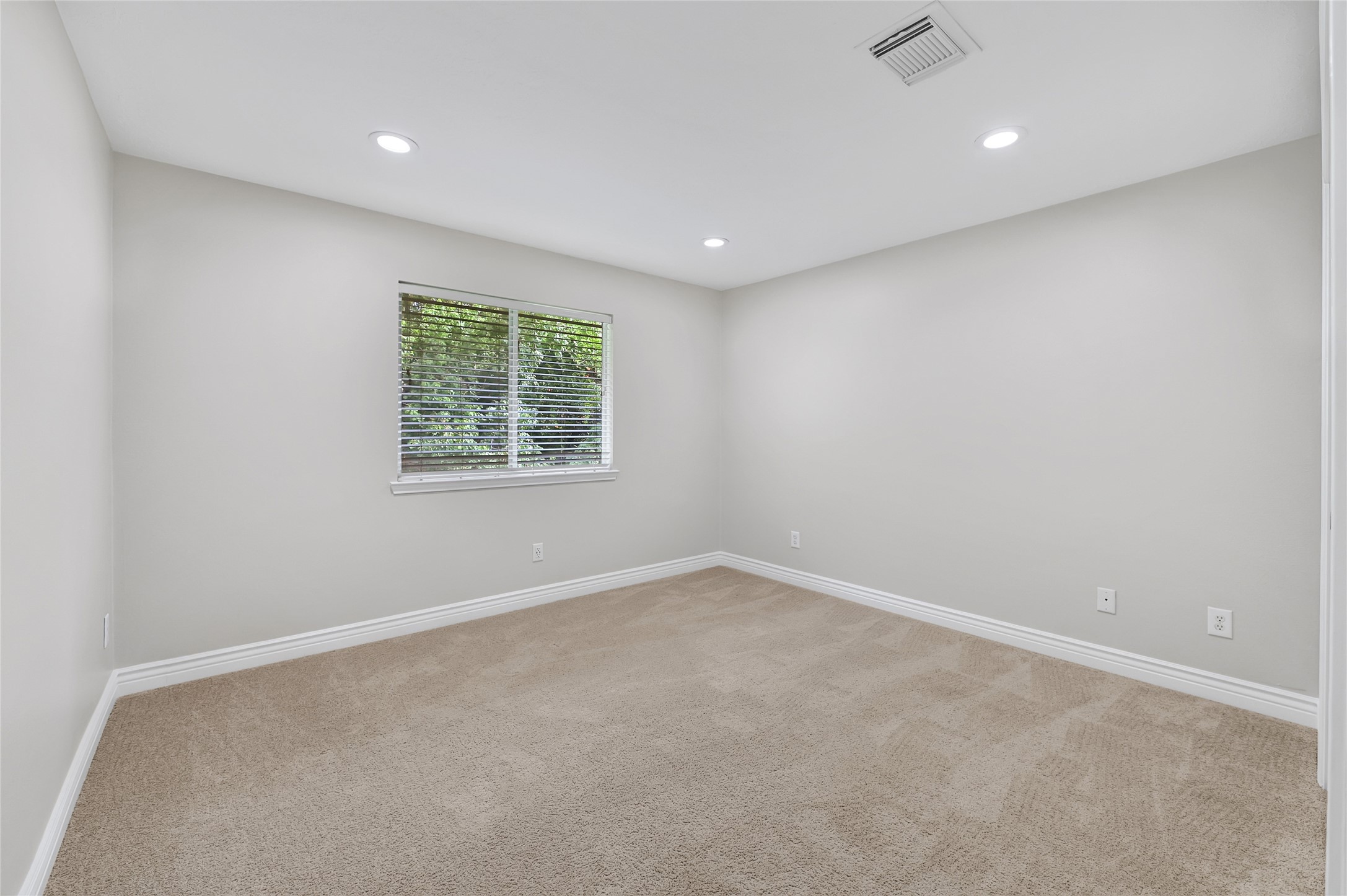 5914 Shadow Creek Court Property Photo 13
