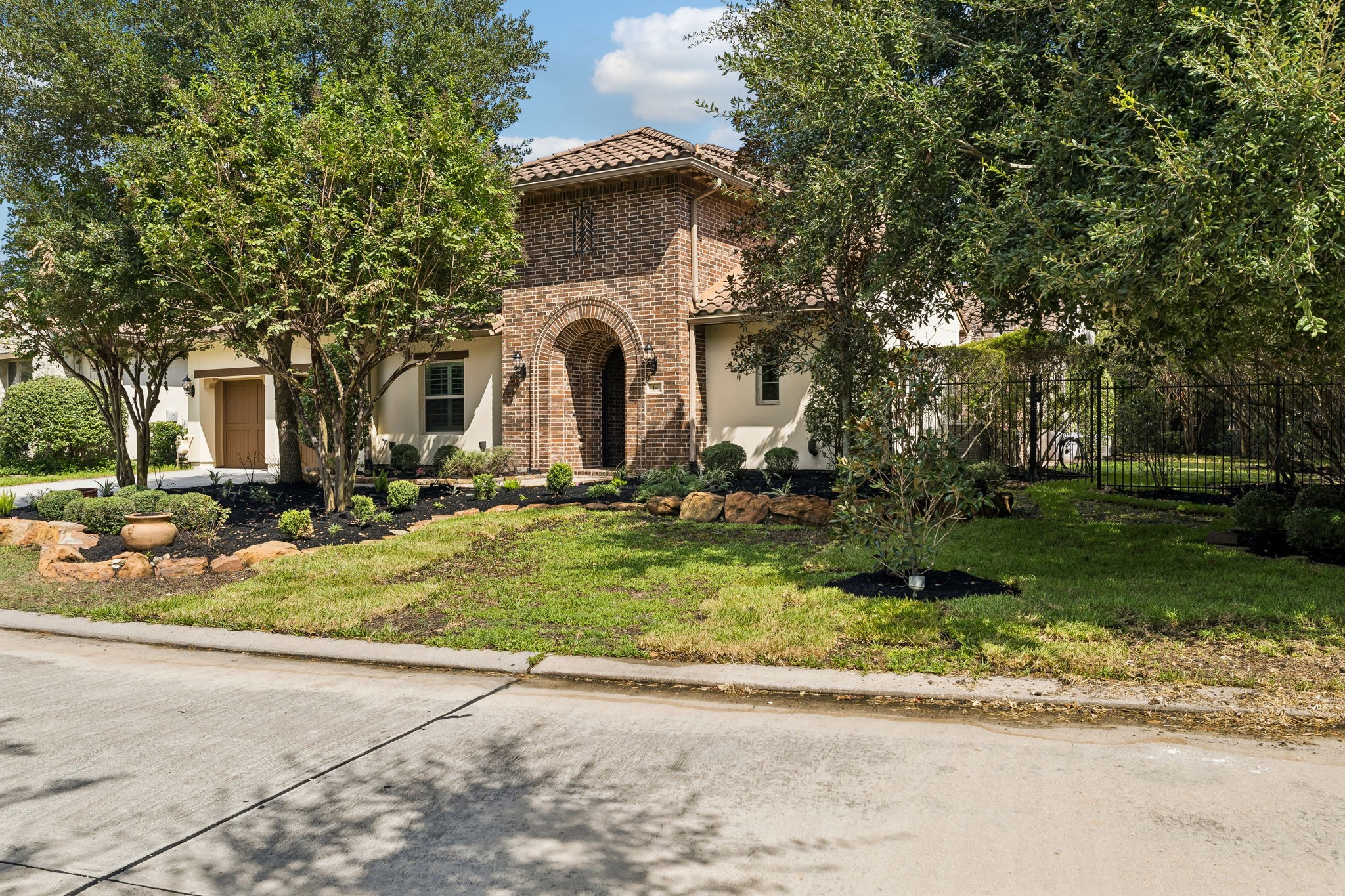 14 Woodglade Way Property Photo 2
