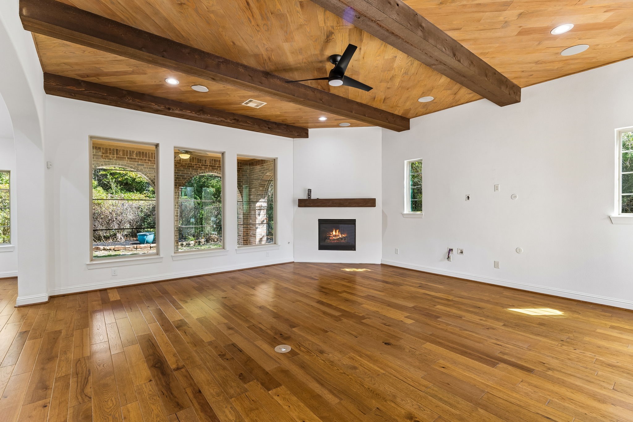 14 Woodglade Way Property Photo 7