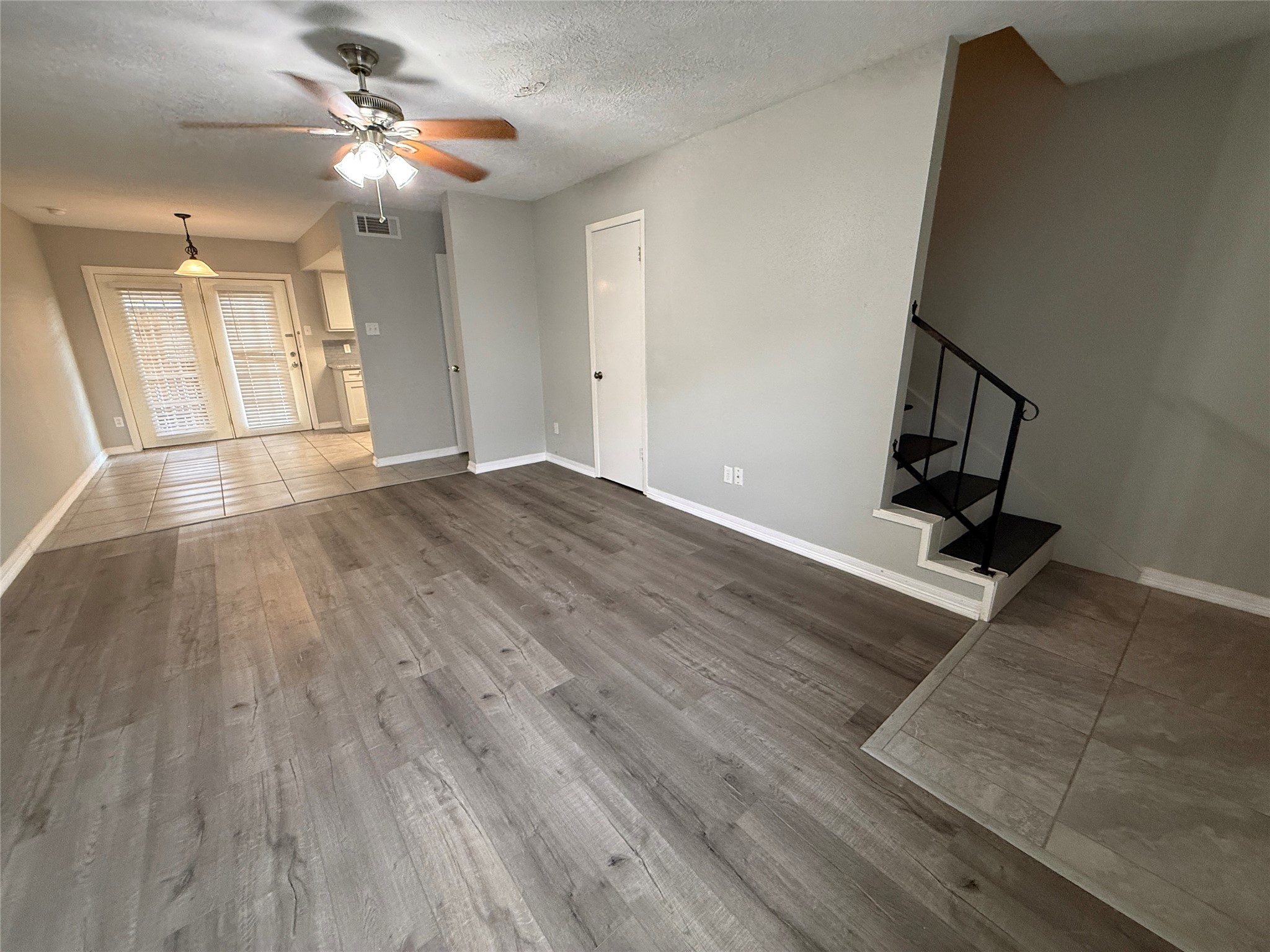 8730 Glen Meadow Lane Property Photo 6