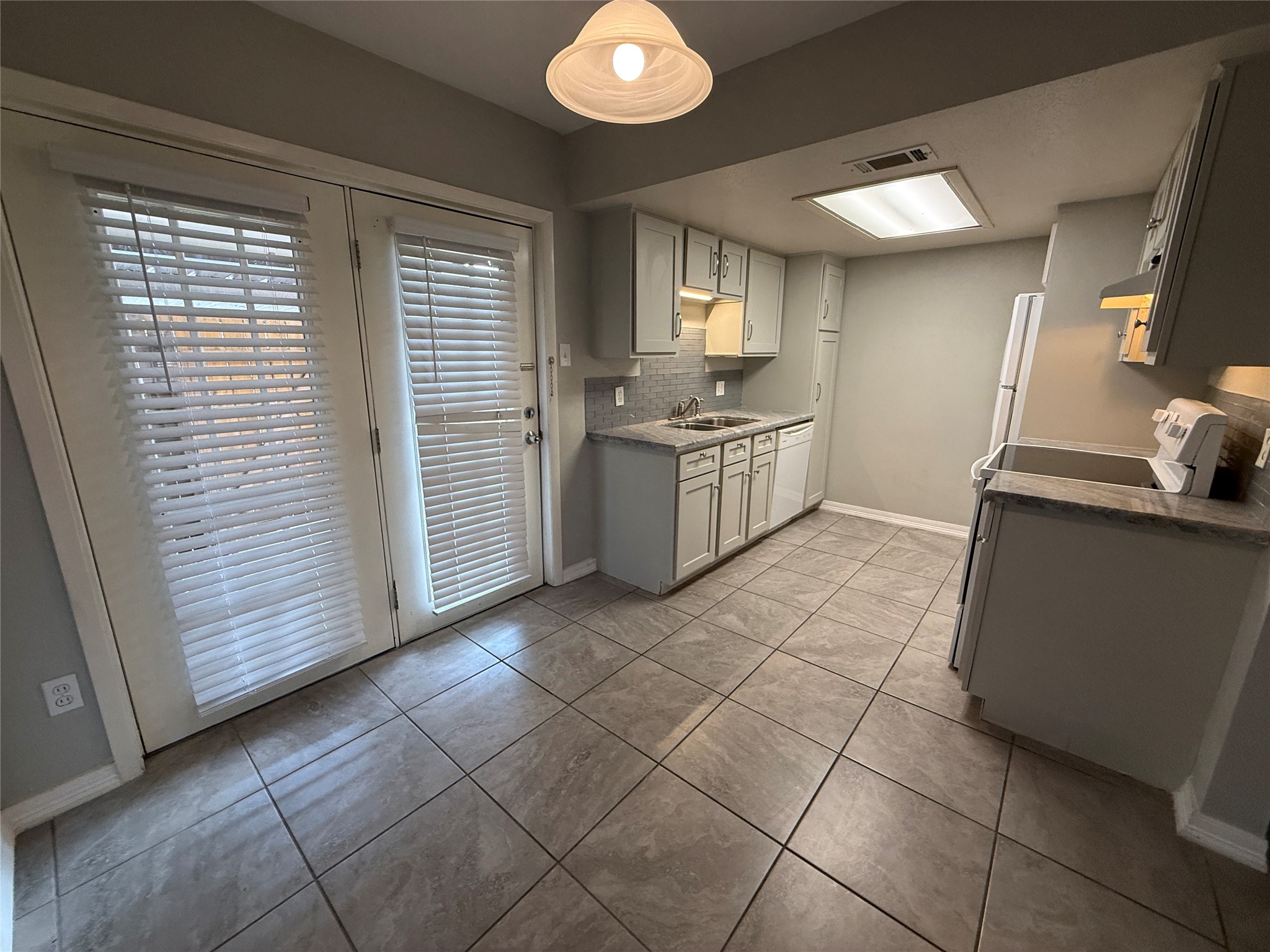 8730 Glen Meadow Lane Property Photo 10