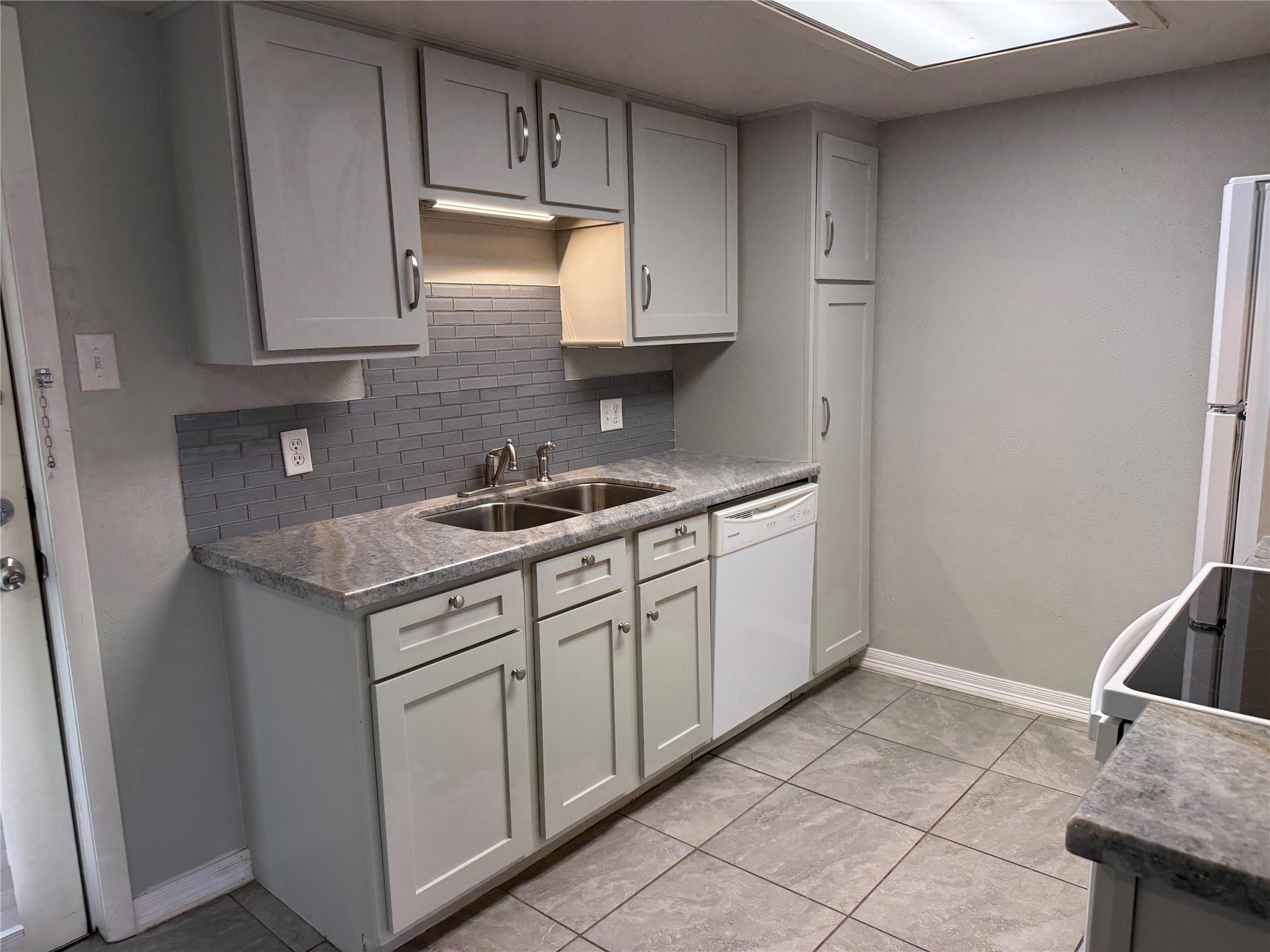 8730 Glen Meadow Lane Property Photo 11