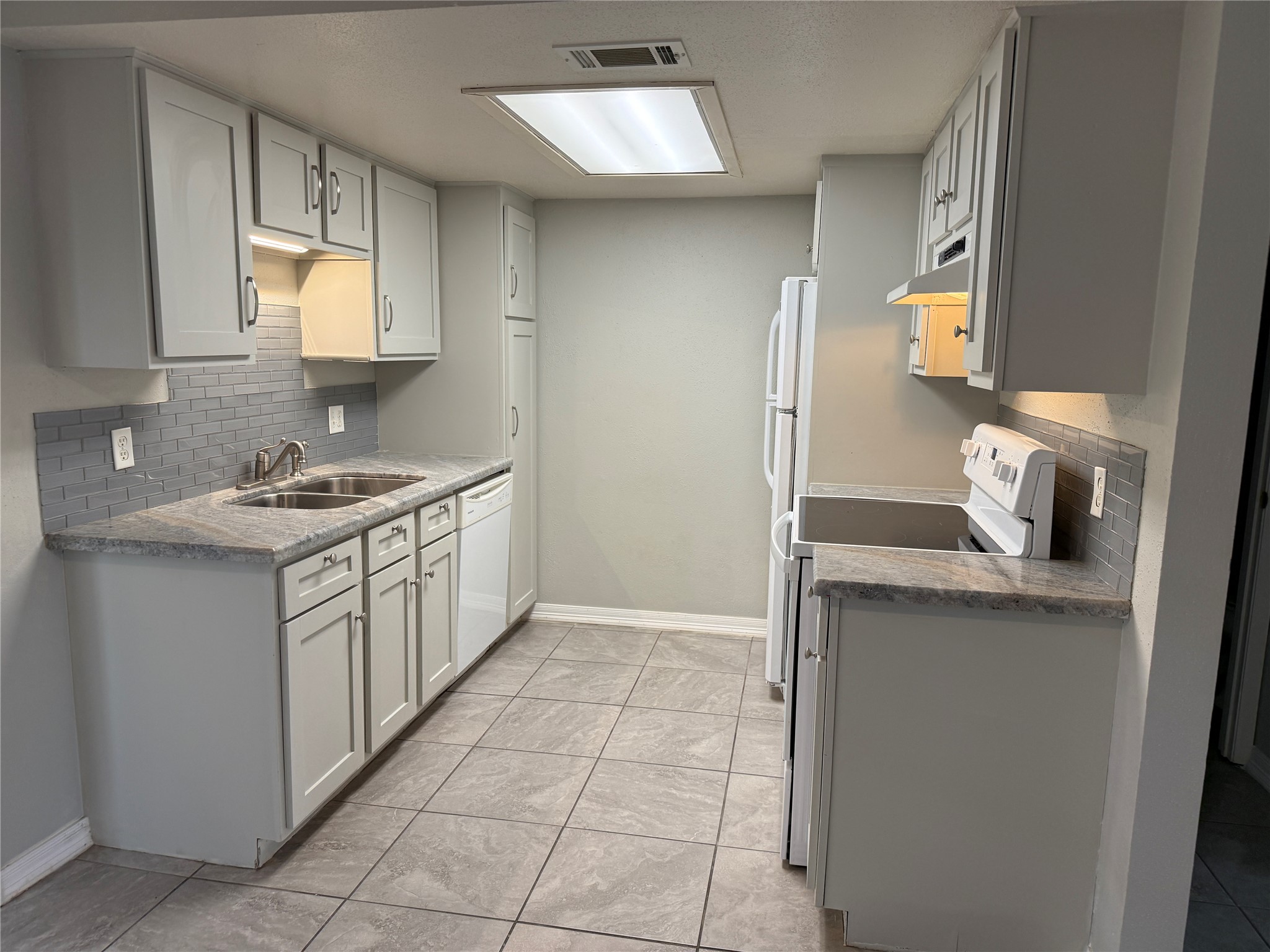 8730 Glen Meadow Lane Property Photo 12
