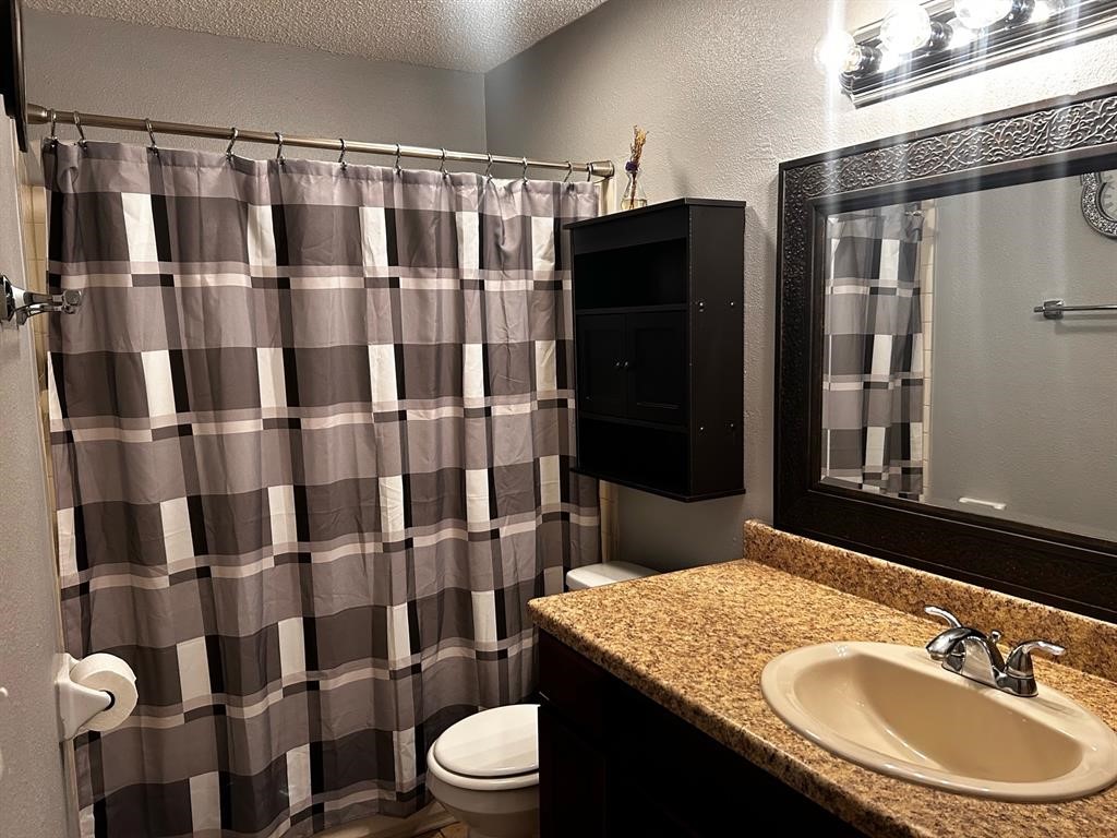 2501 Gulf Freeway 8a Property Photo 4