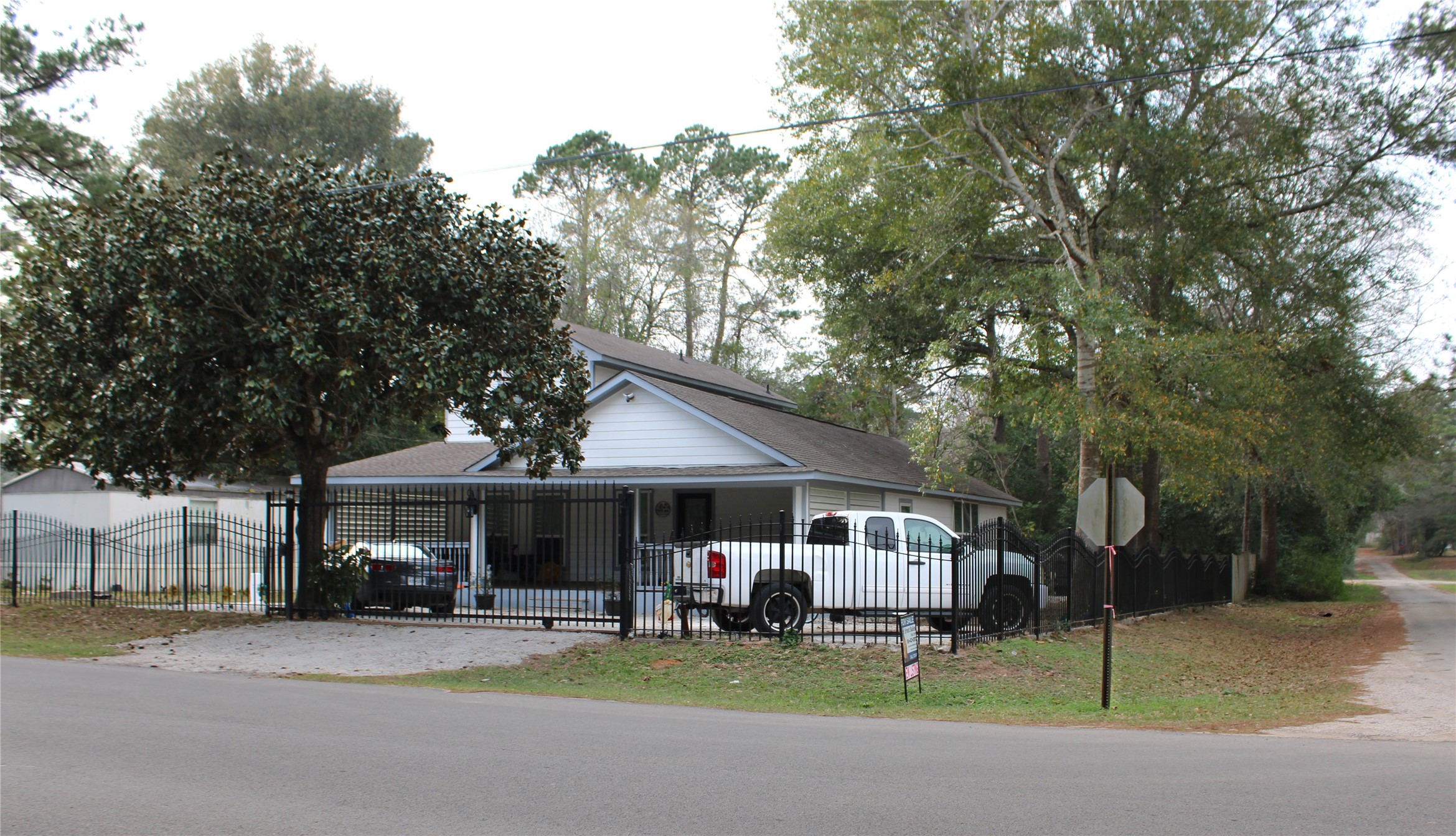 820 S Railroad Ave Property Photo 1
