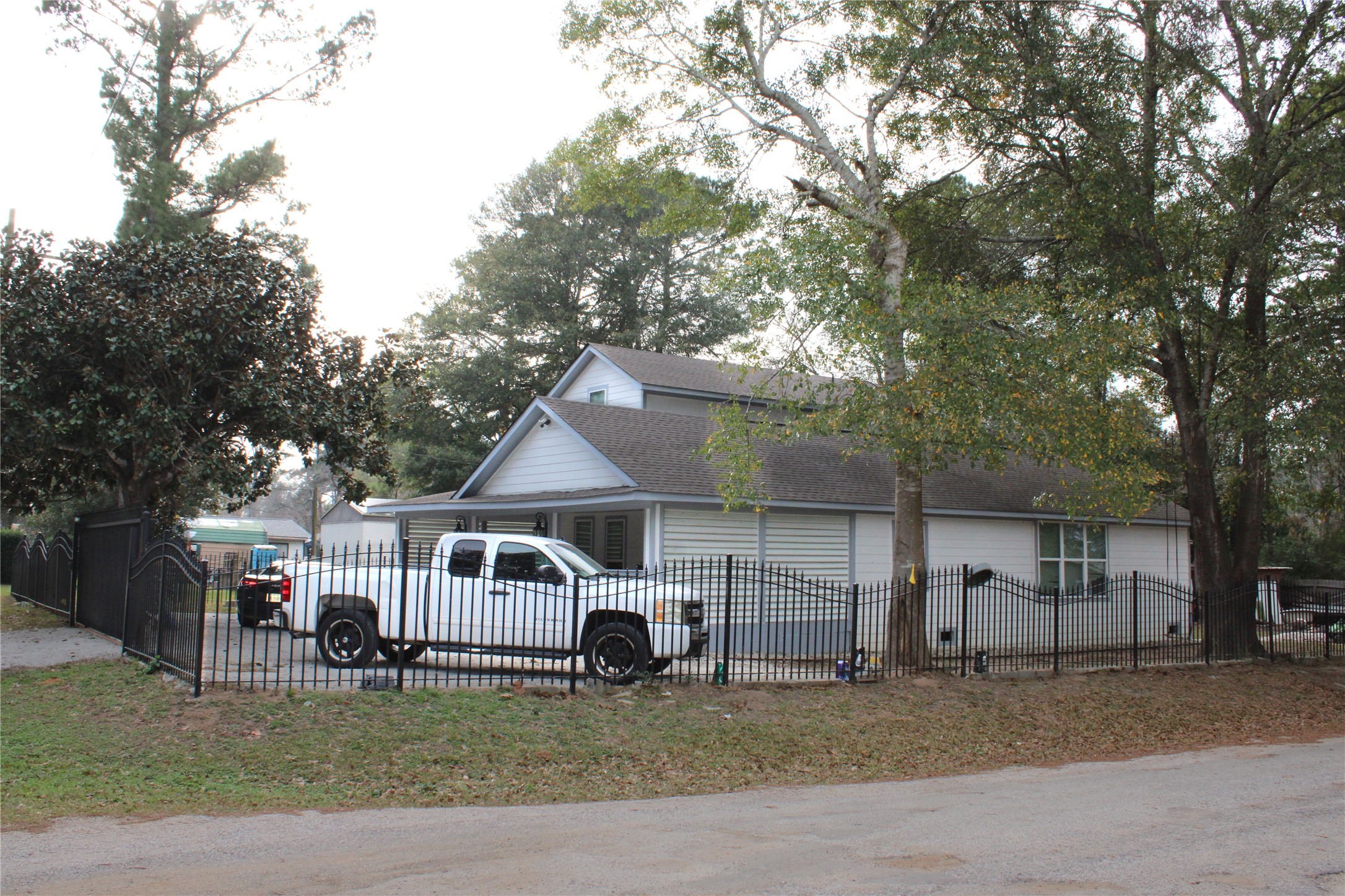 820 S Railroad Ave Property Photo 3