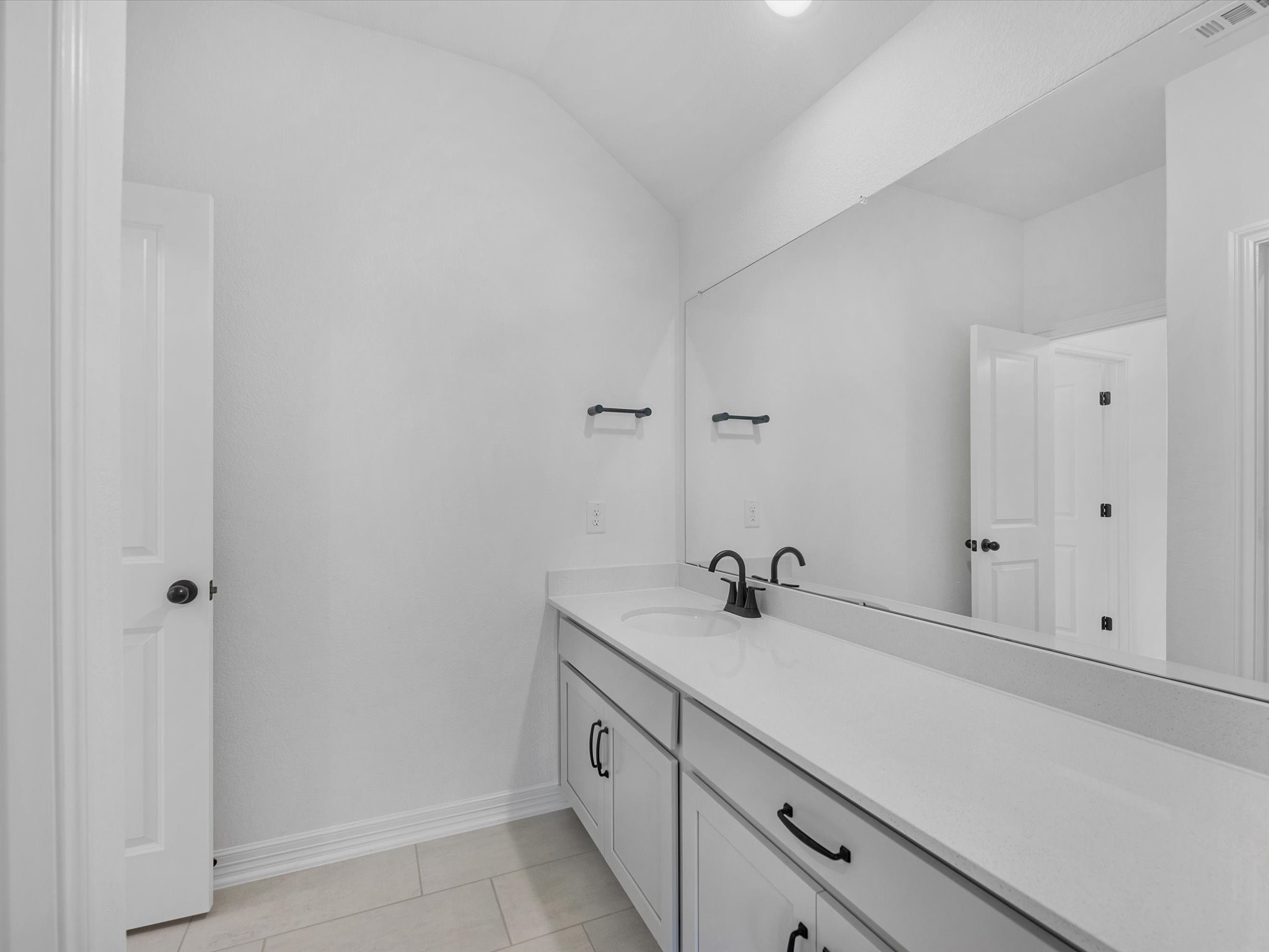 5023 Silk Petal Drive Property Photo 15