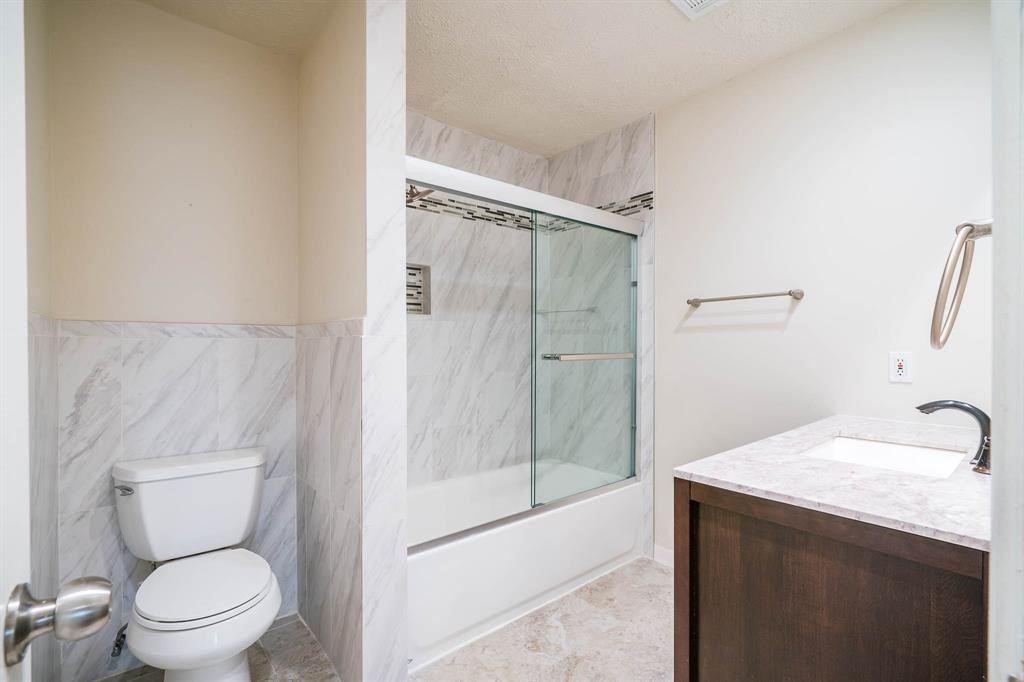 21203 Park Brook Drive Property Photo 30
