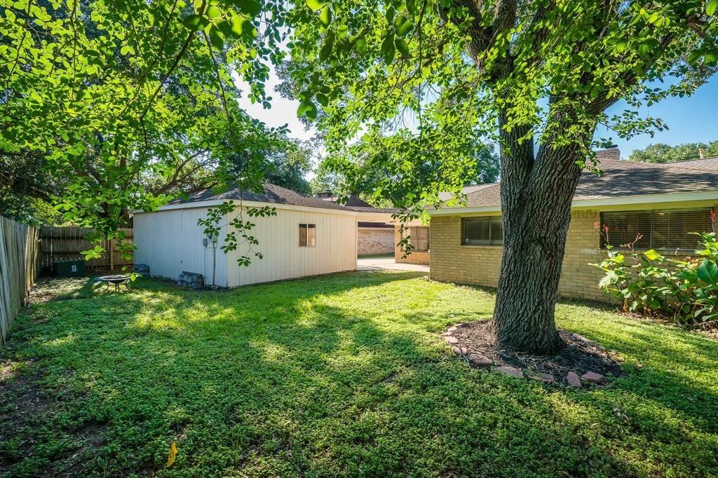 21203 Park Brook Drive Property Photo 38