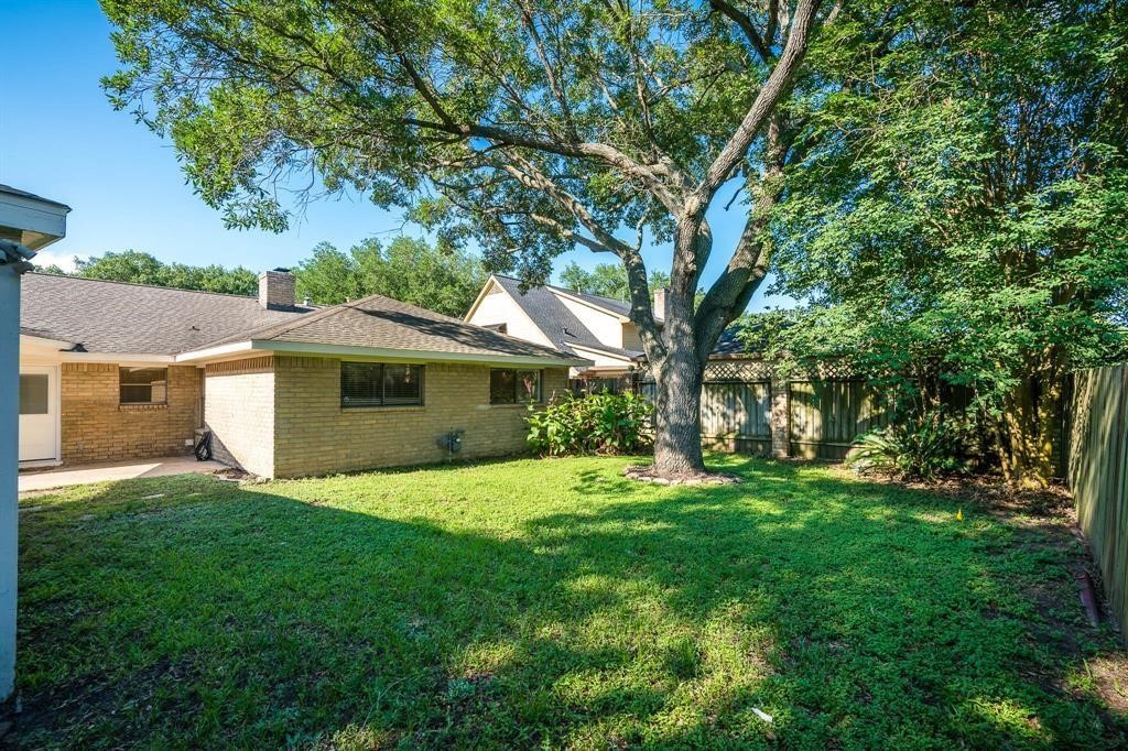 21203 Park Brook Drive Property Photo 39