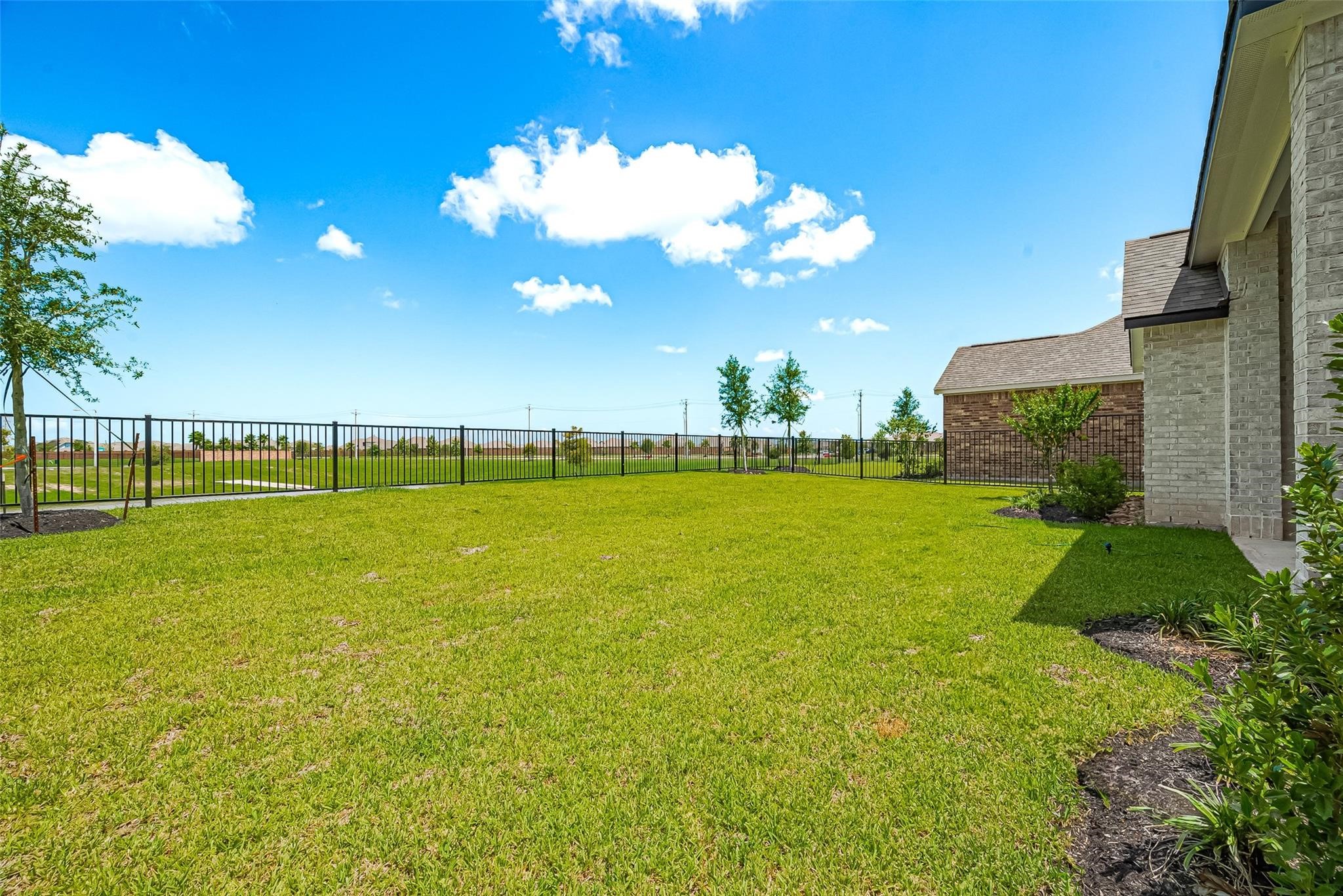 2702 Ballast Green Drive Property Photo 4