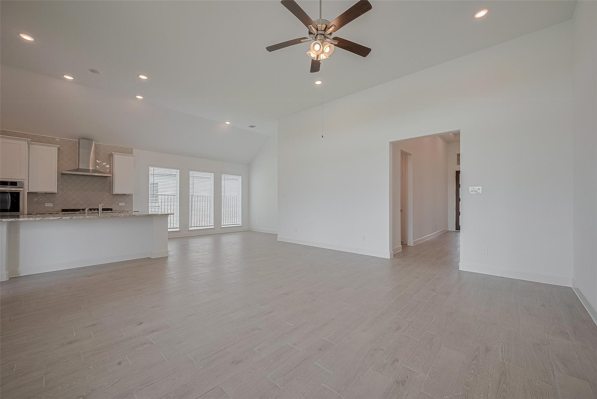 2702 Ballast Green Drive Property Photo 7