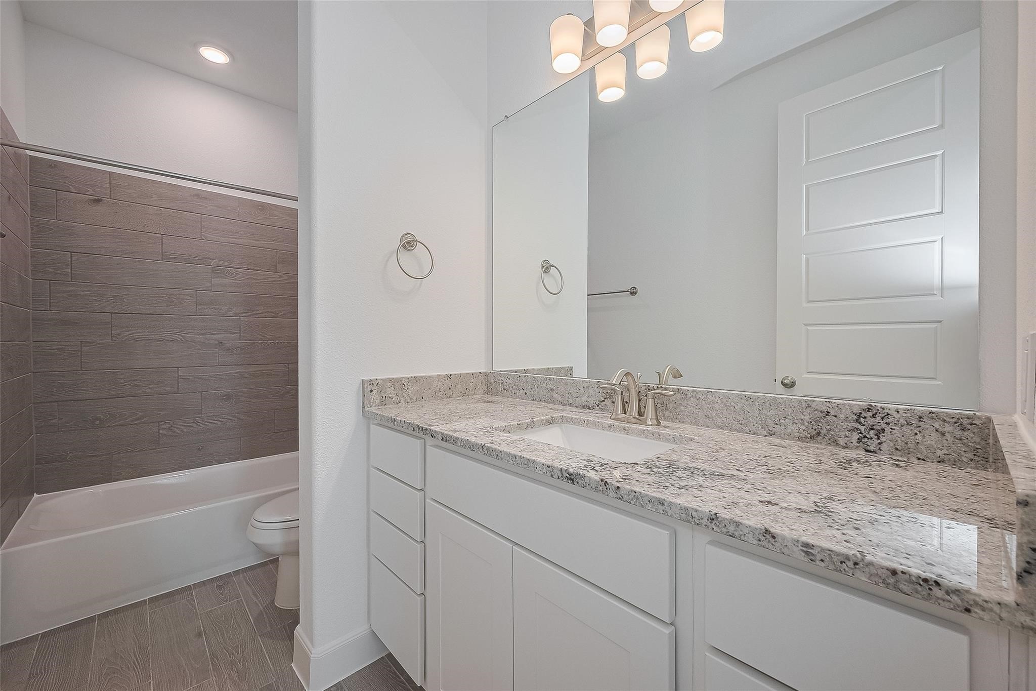 2702 Ballast Green Drive Property Photo 22