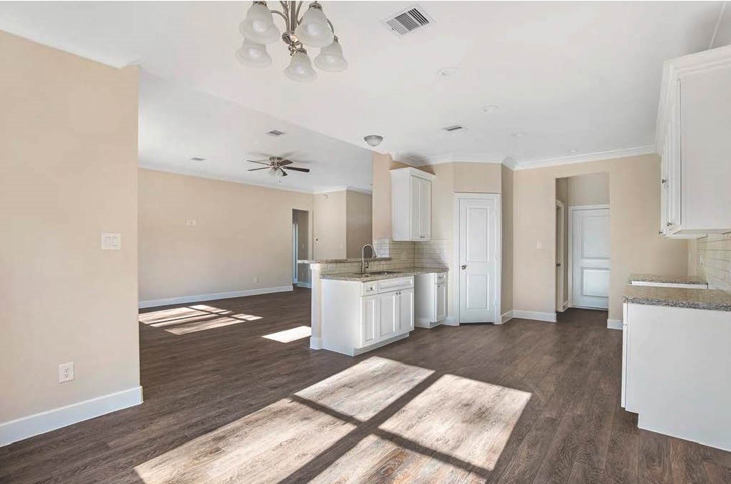 440 Pebble Drive Property Photo 2