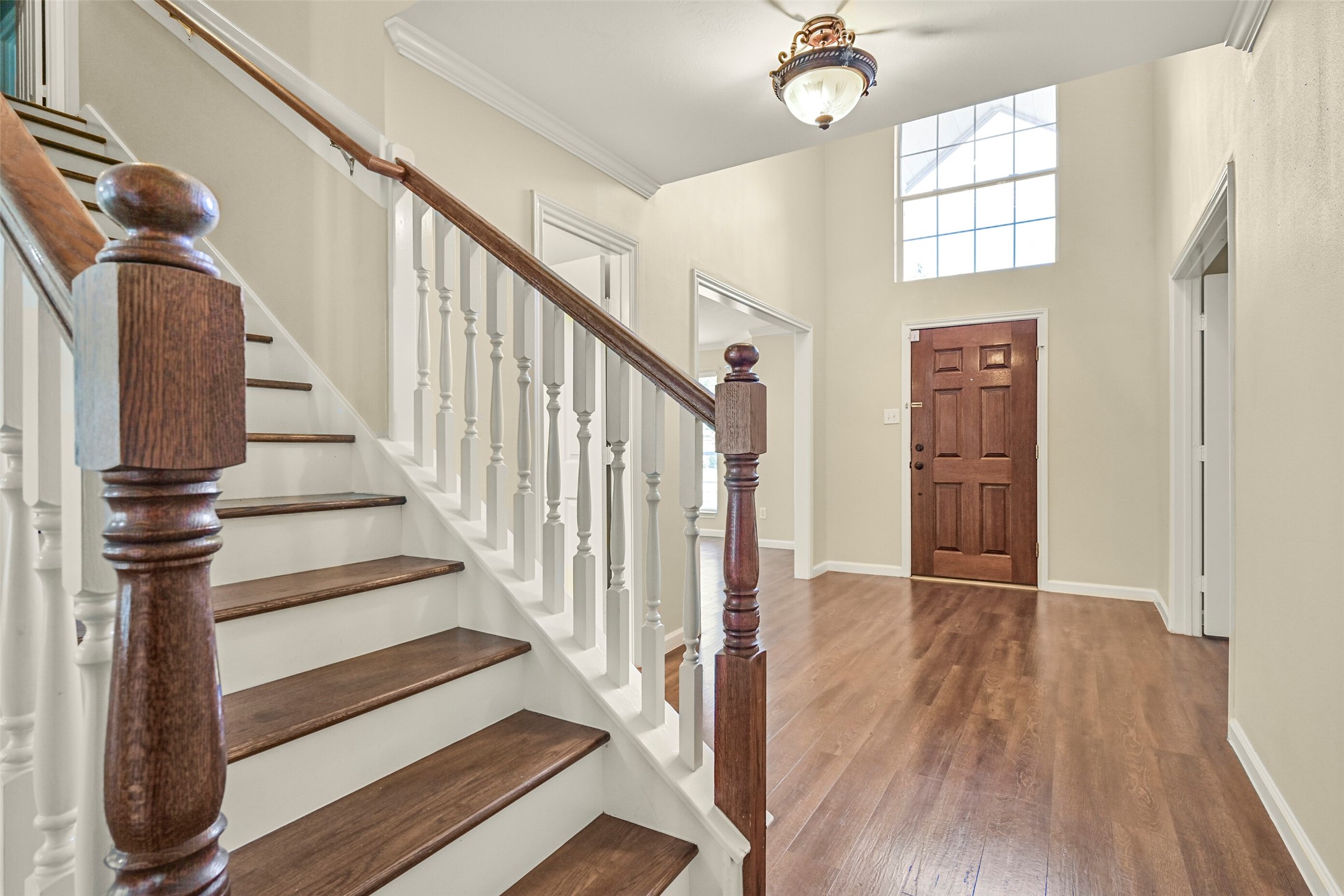313 Winding Oak Lane S Property Photo 6