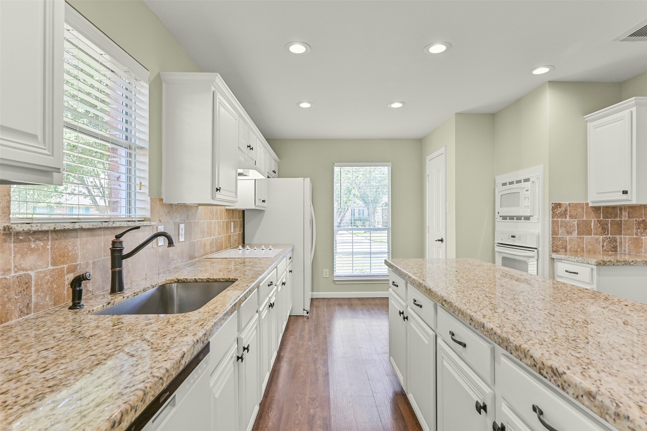 313 Winding Oak Lane S Property Photo 15