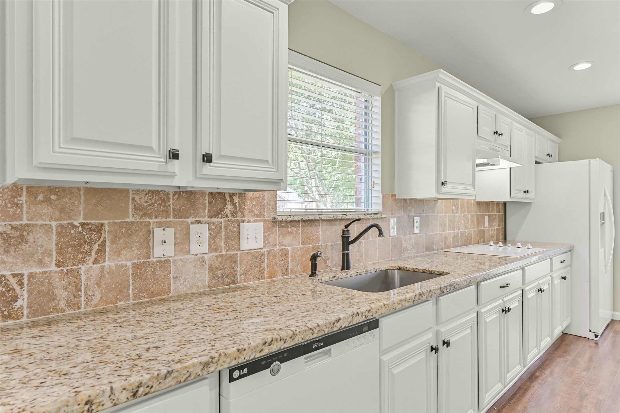 313 Winding Oak Lane S Property Photo 16