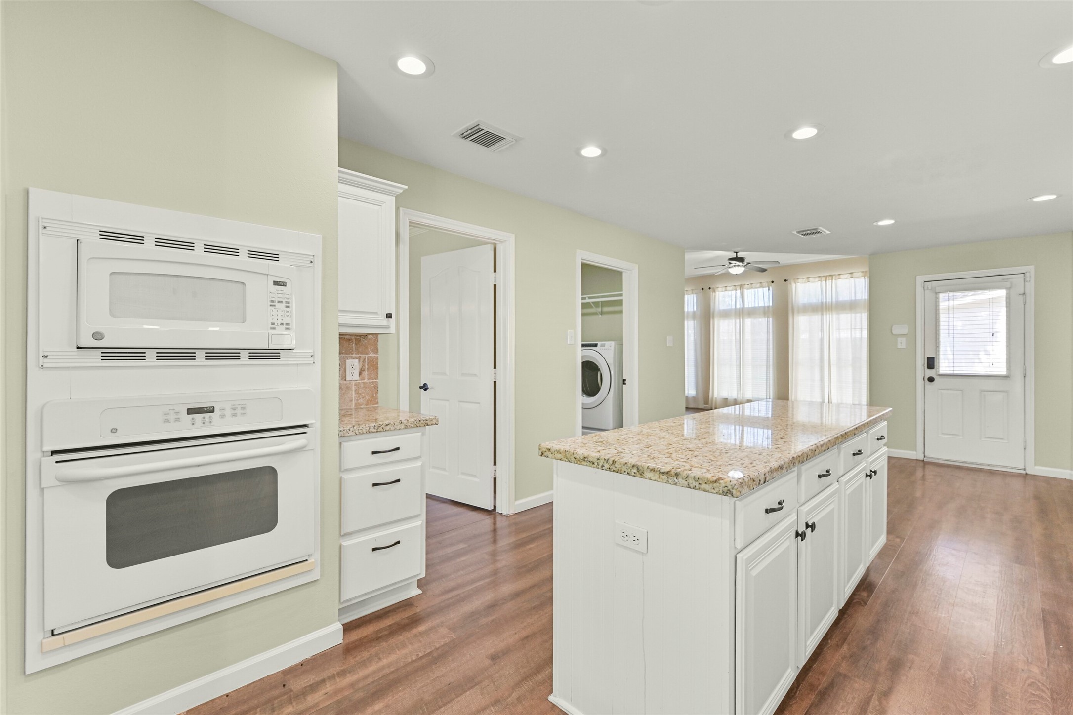 313 Winding Oak Lane S Property Photo 19