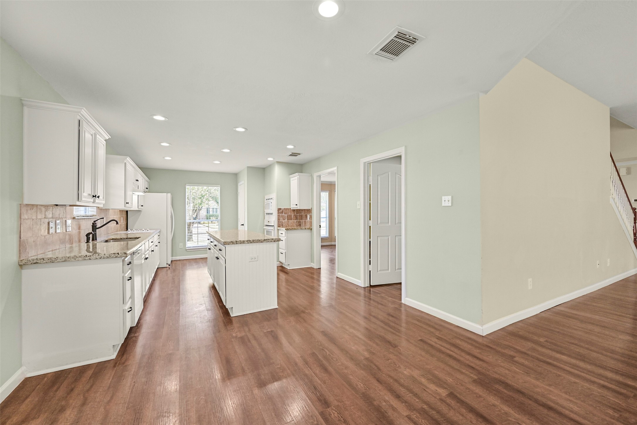 313 Winding Oak Lane S Property Photo 23