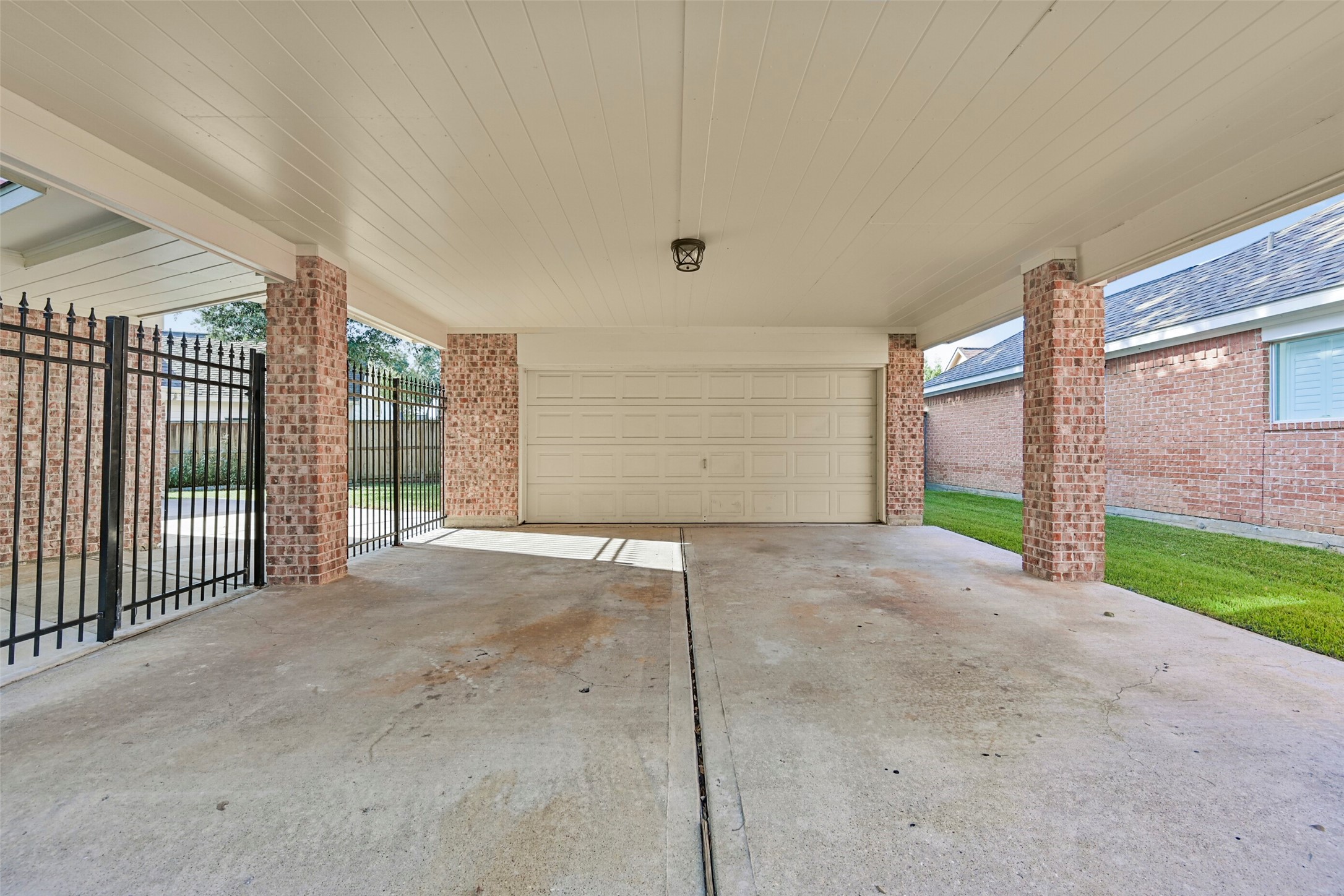 313 Winding Oak Lane S Property Photo 45
