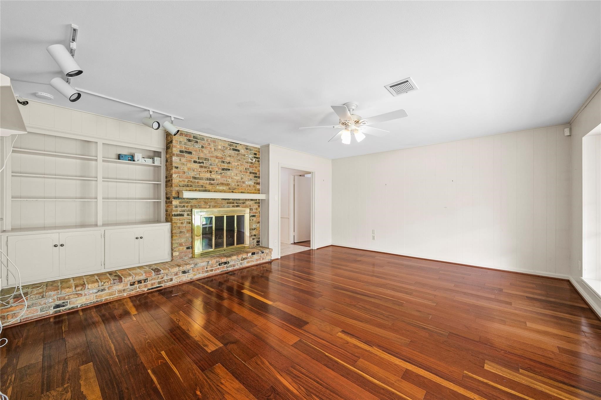 12502 Queensbury Lane Property Photo 5