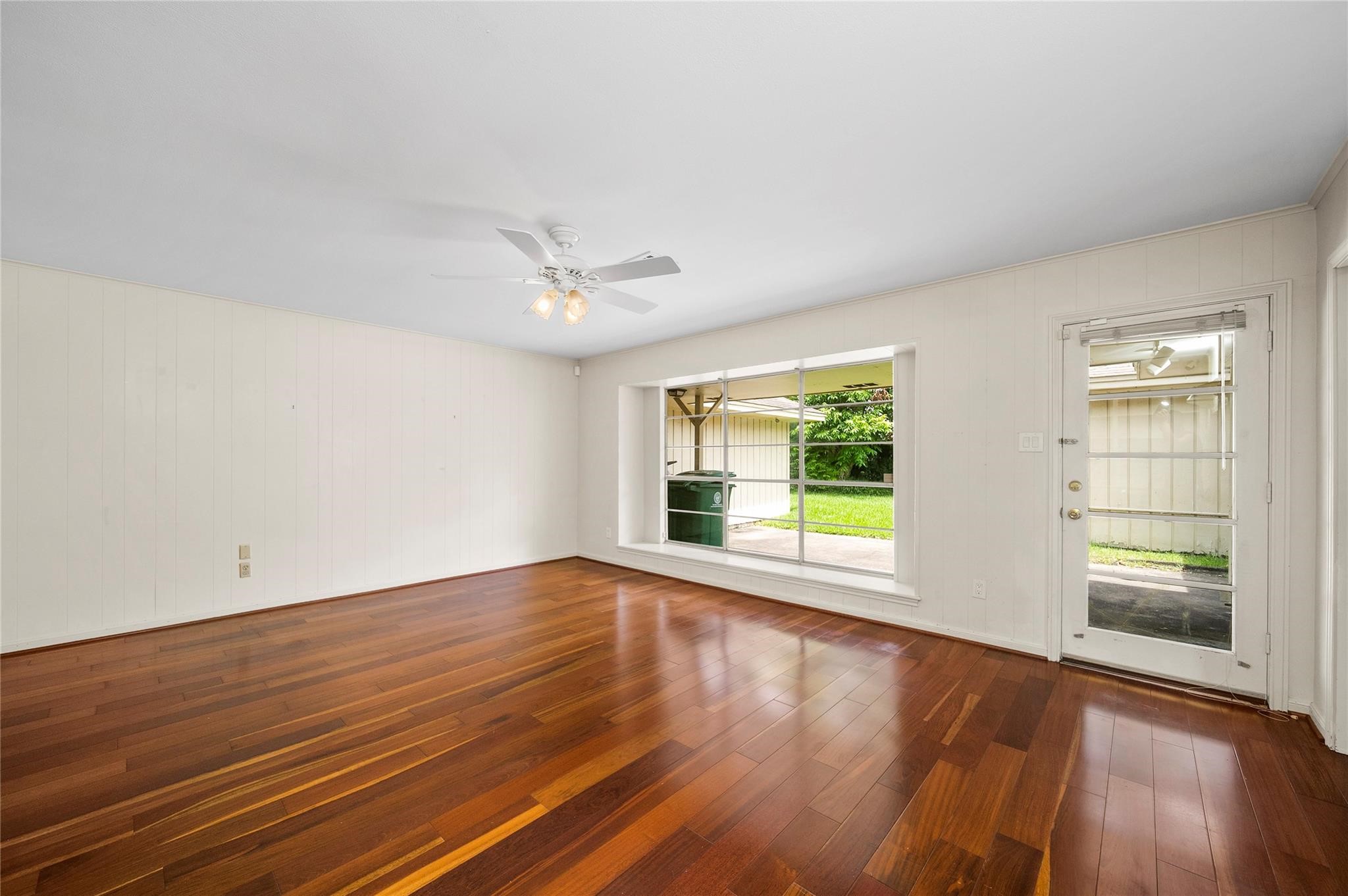 12502 Queensbury Lane Property Photo 6
