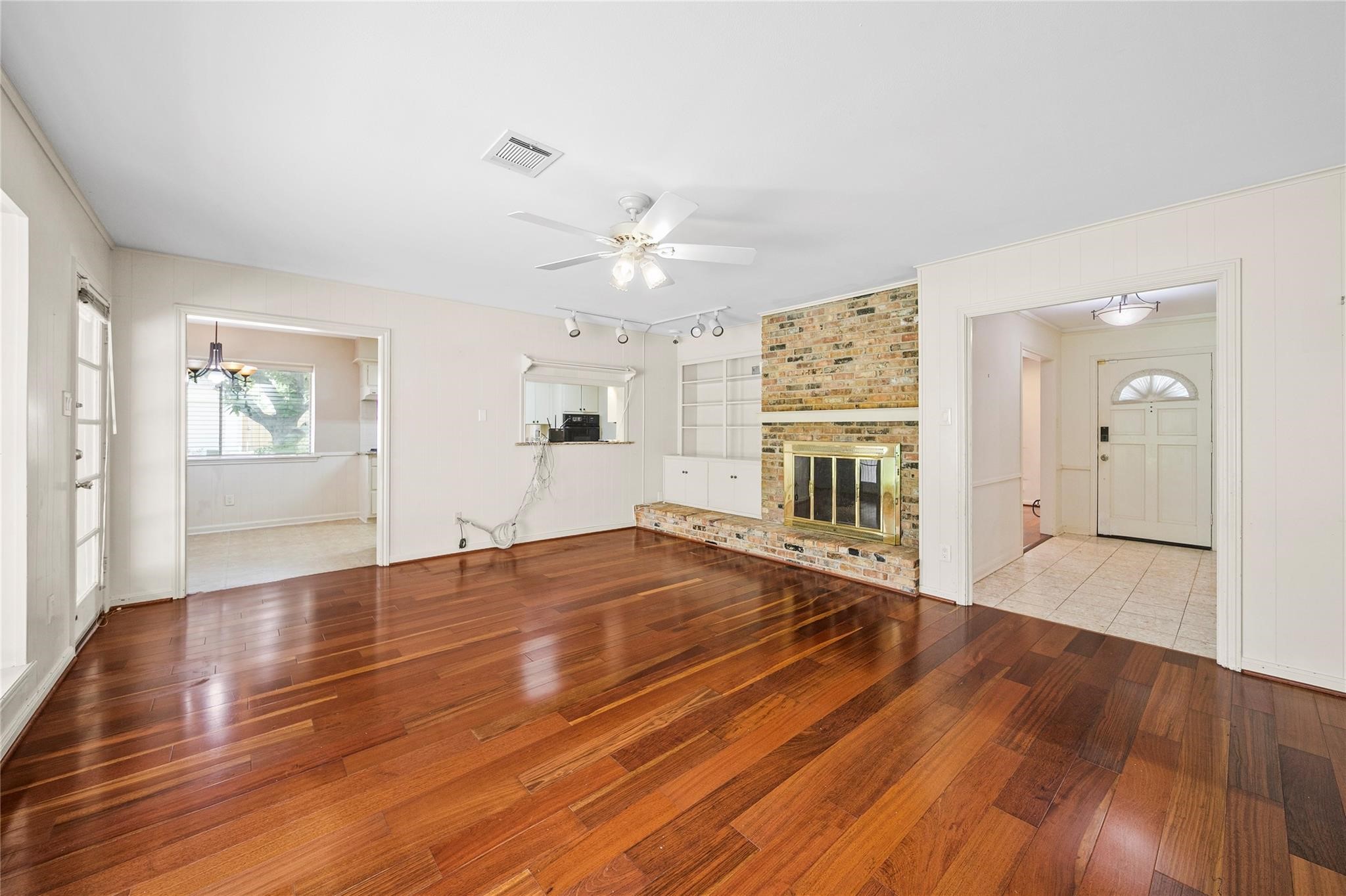 12502 Queensbury Lane Property Photo 7