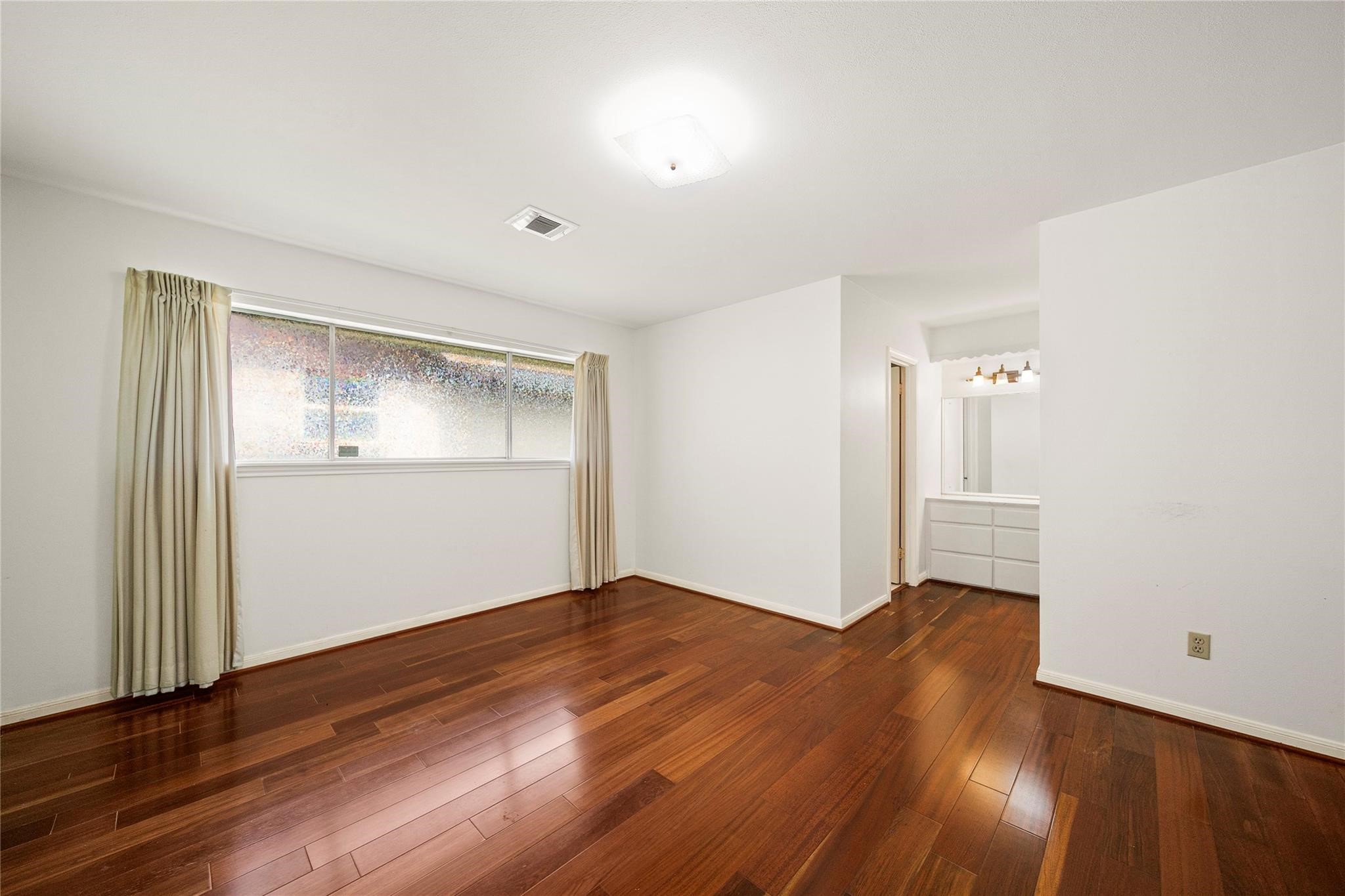 12502 Queensbury Lane Property Photo 15