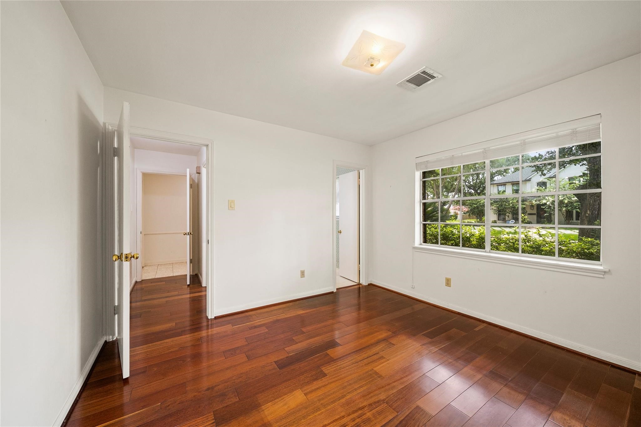 12502 Queensbury Lane Property Photo 18