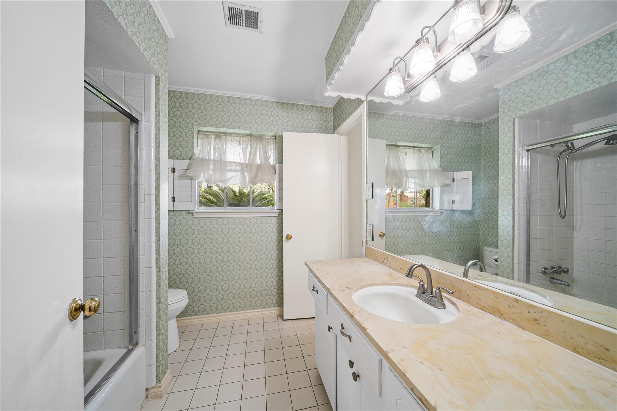 12502 Queensbury Lane Property Photo 21