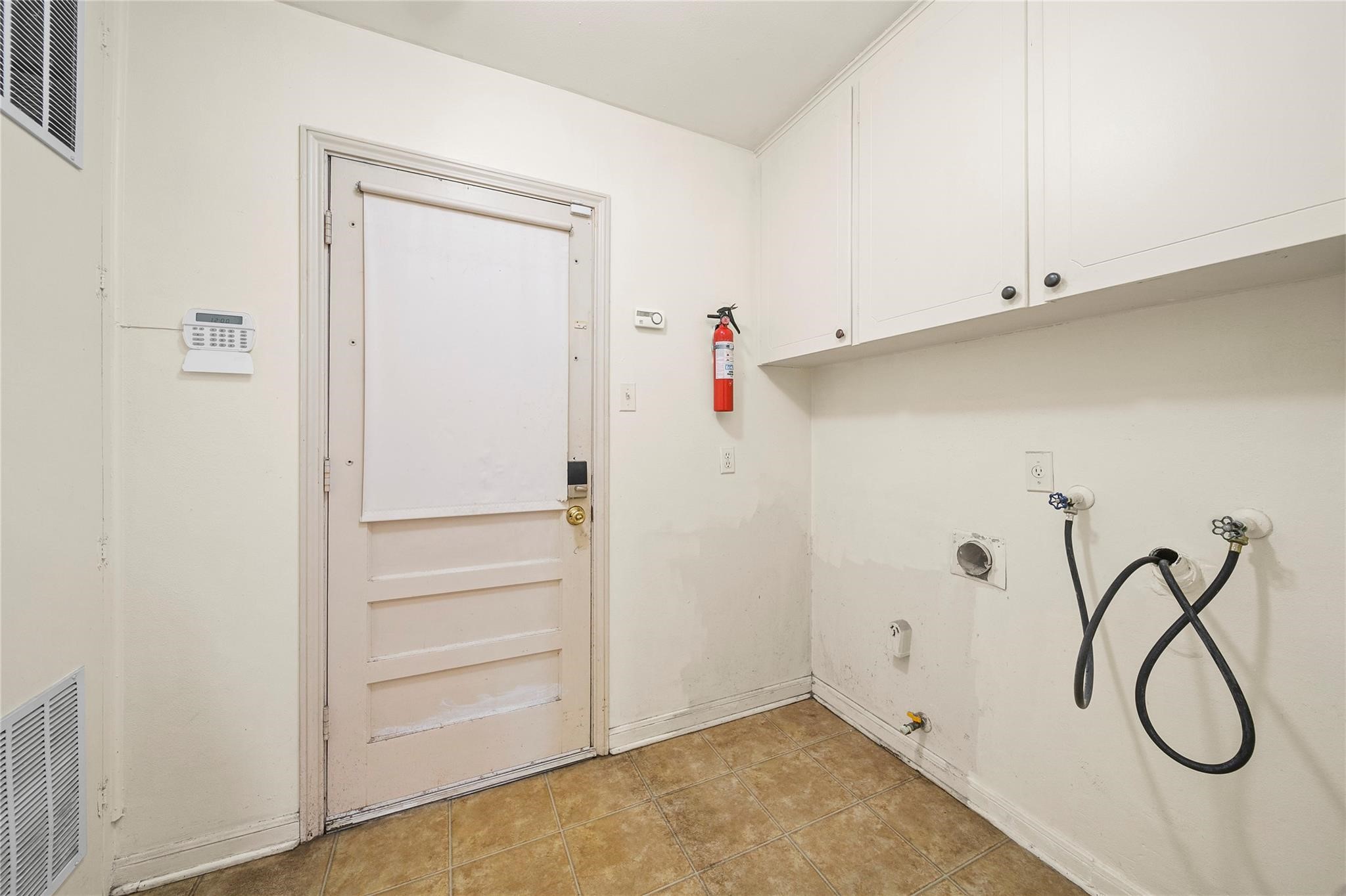 12502 Queensbury Lane Property Photo 22