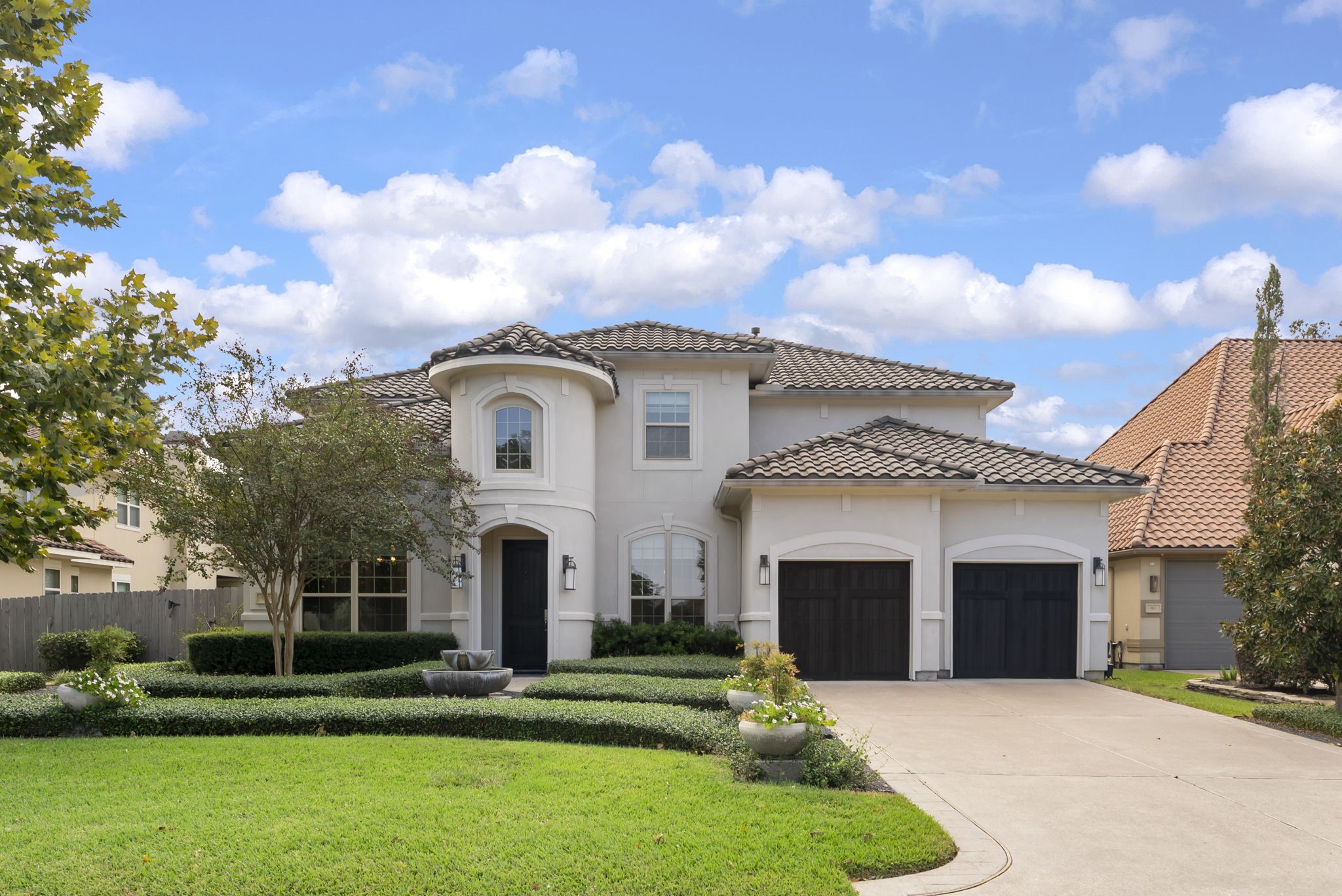 9807 Martha Springs Drive Property Photo 1