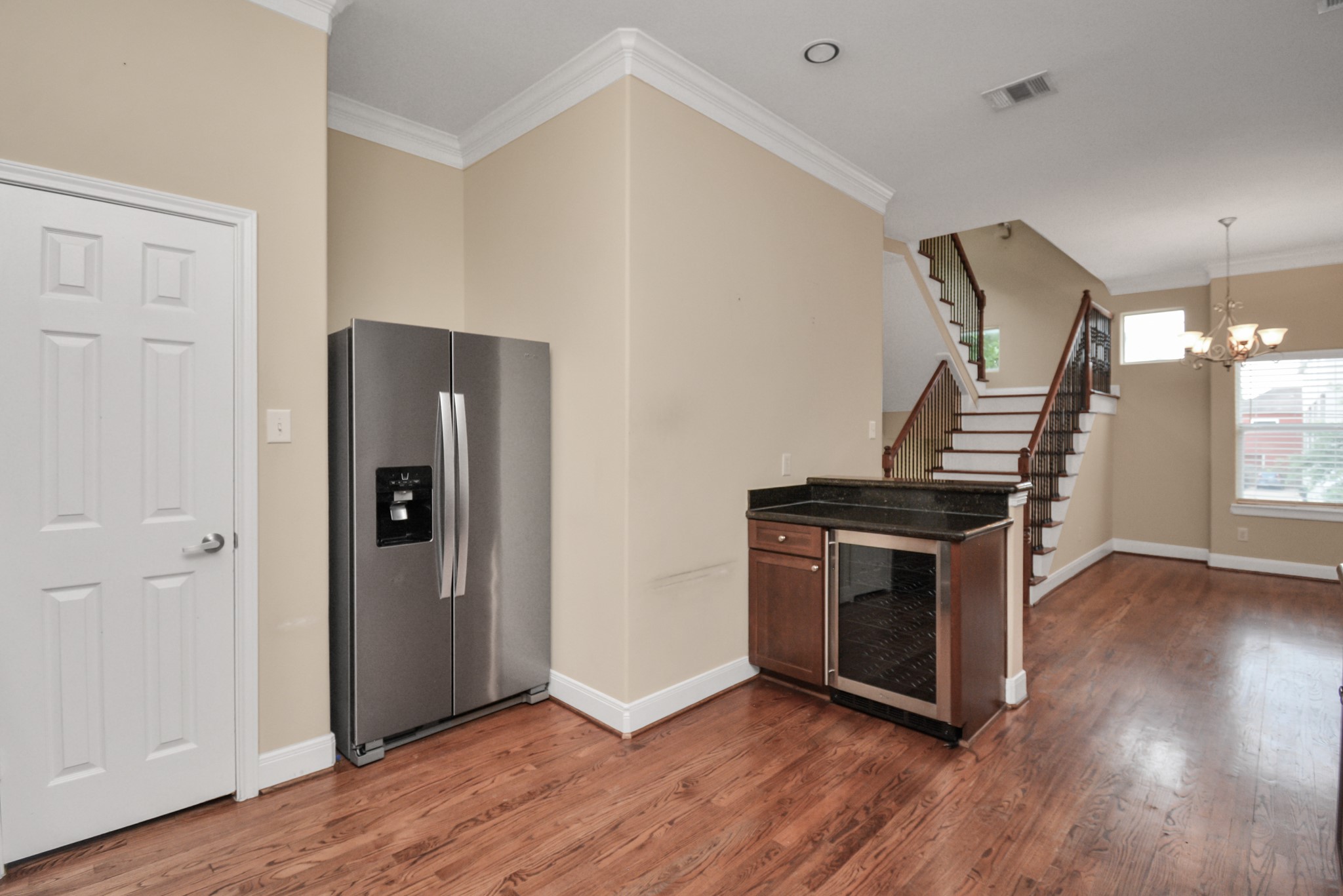 1137 W 24th Street A Property Photo 15