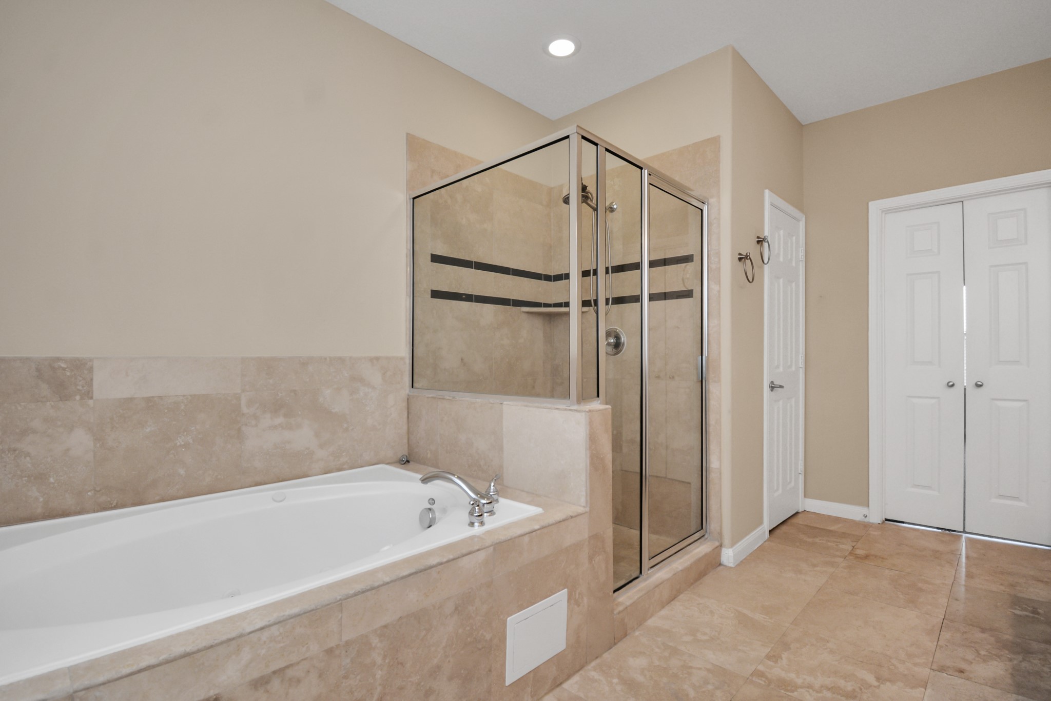 1137 W 24th Street A Property Photo 22