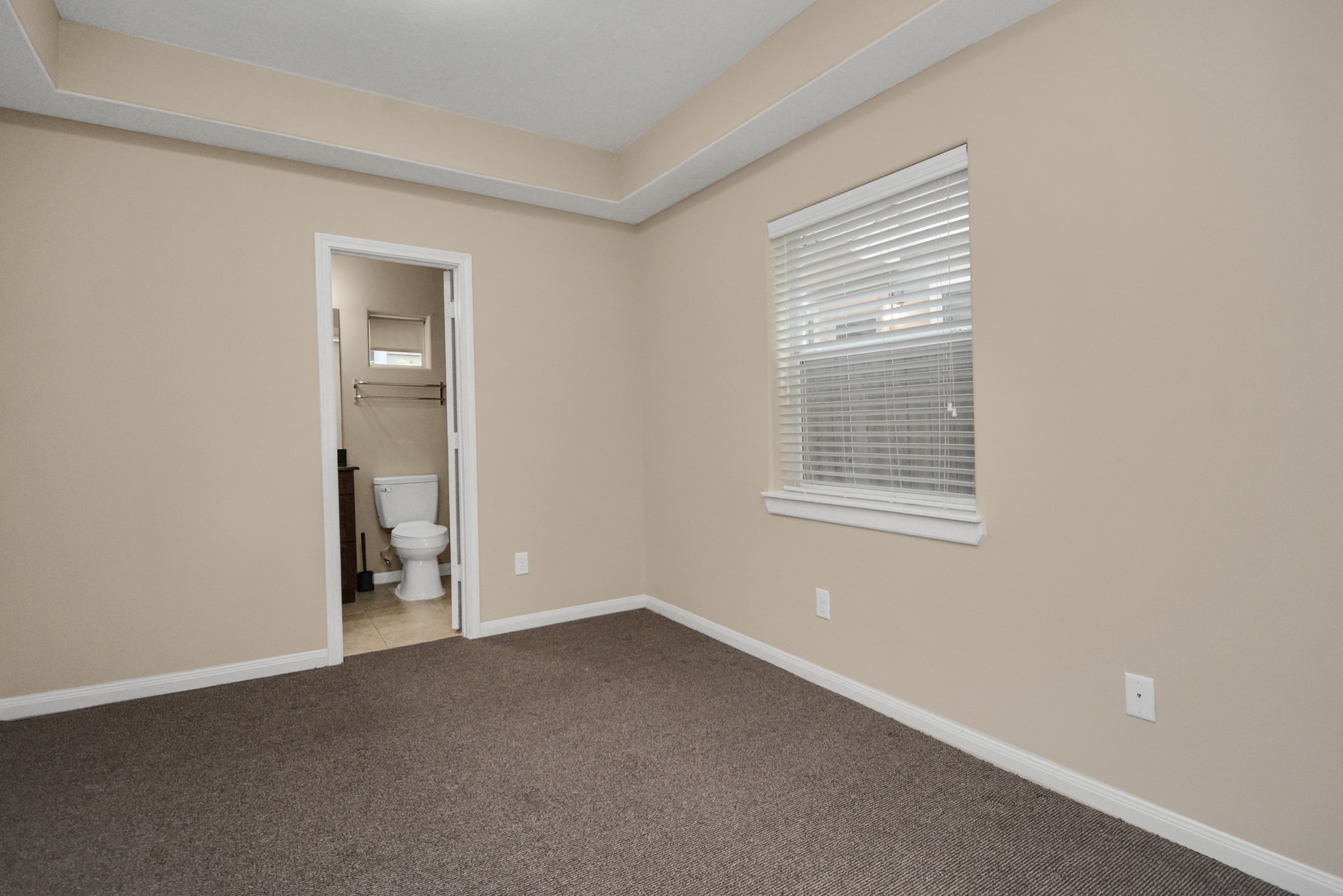 1137 W 24th Street A Property Photo 26